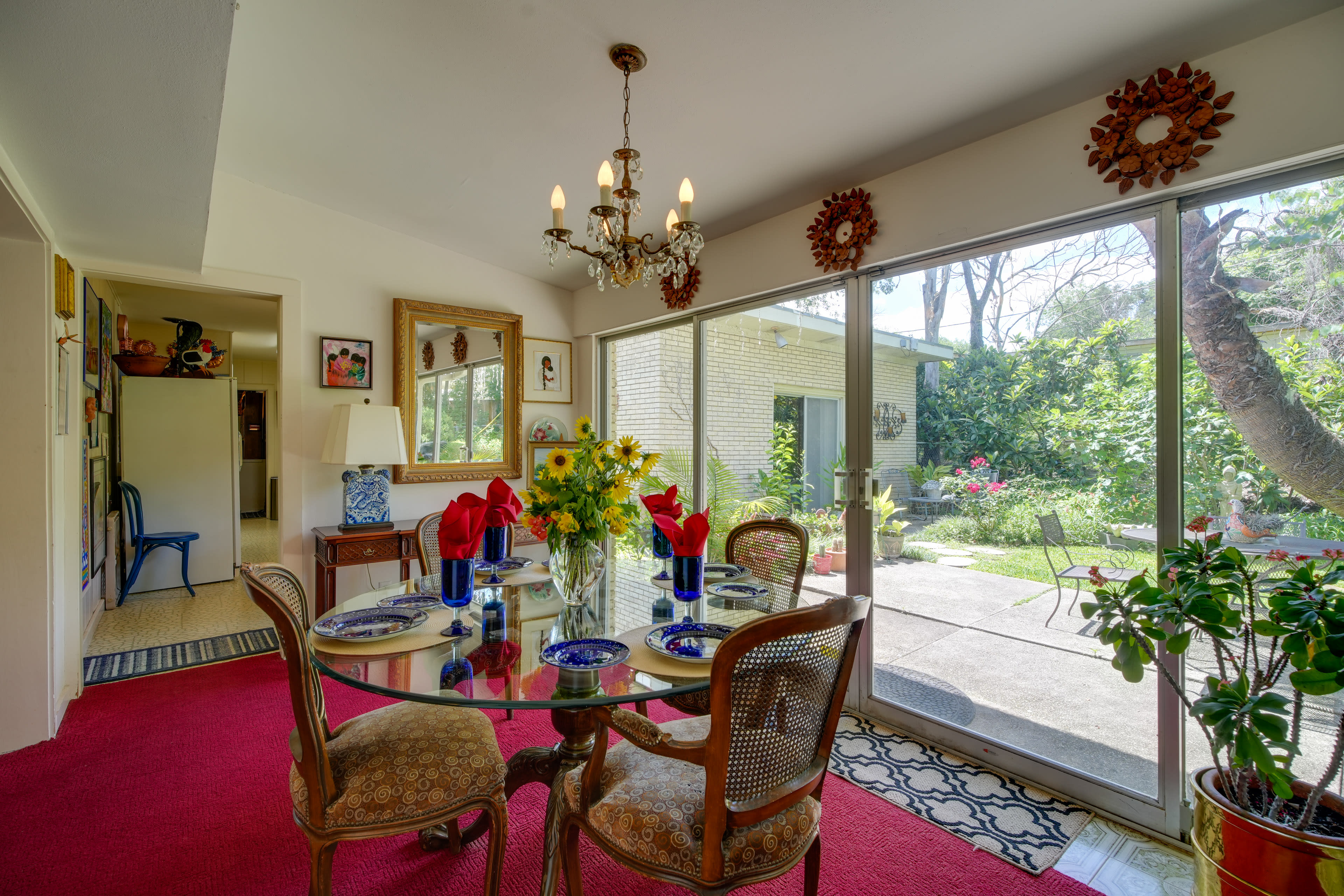 Dining Area | Dishware & Flatware