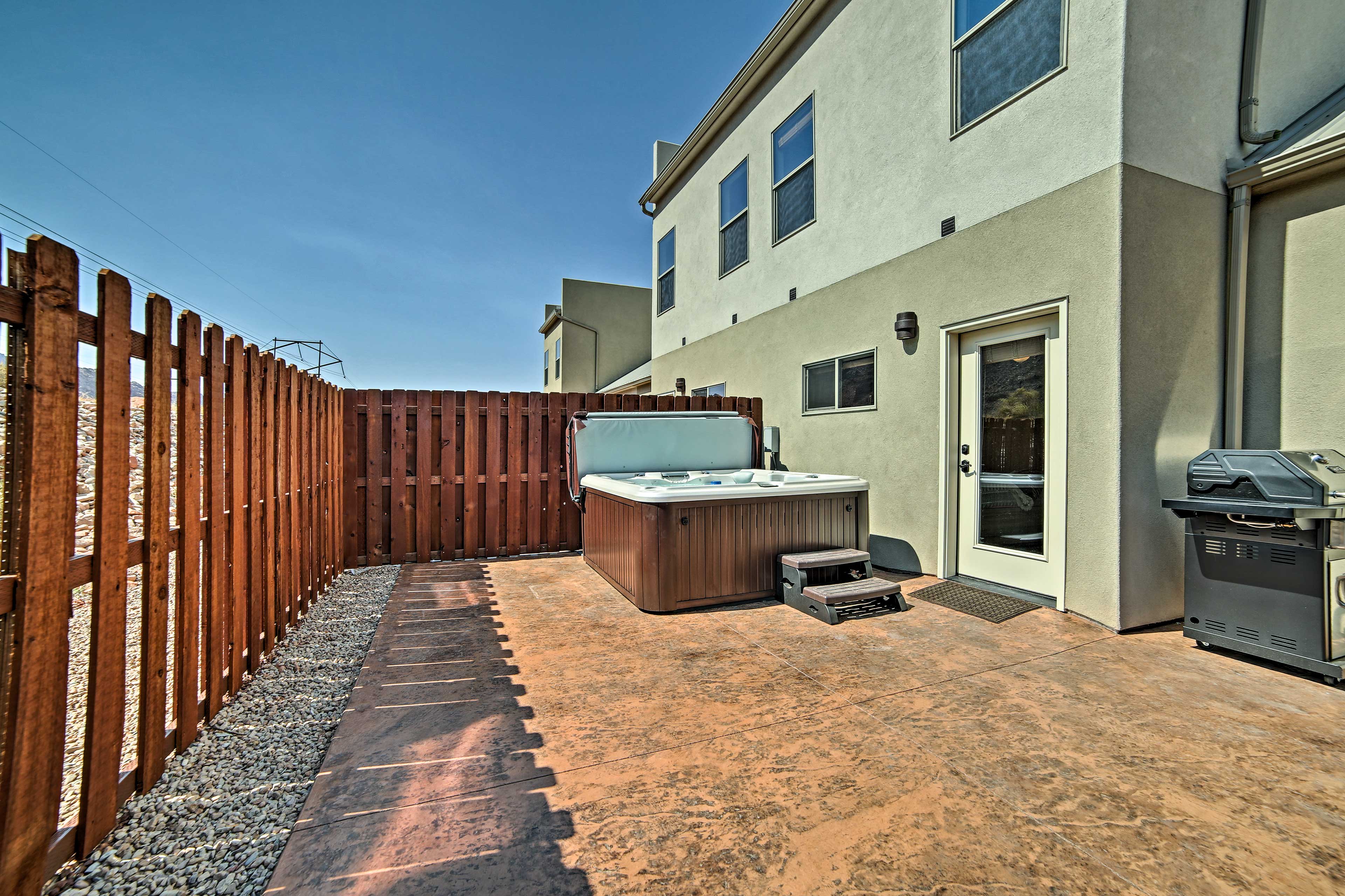 Private Patio w/ Hot Tub & Gas Grill