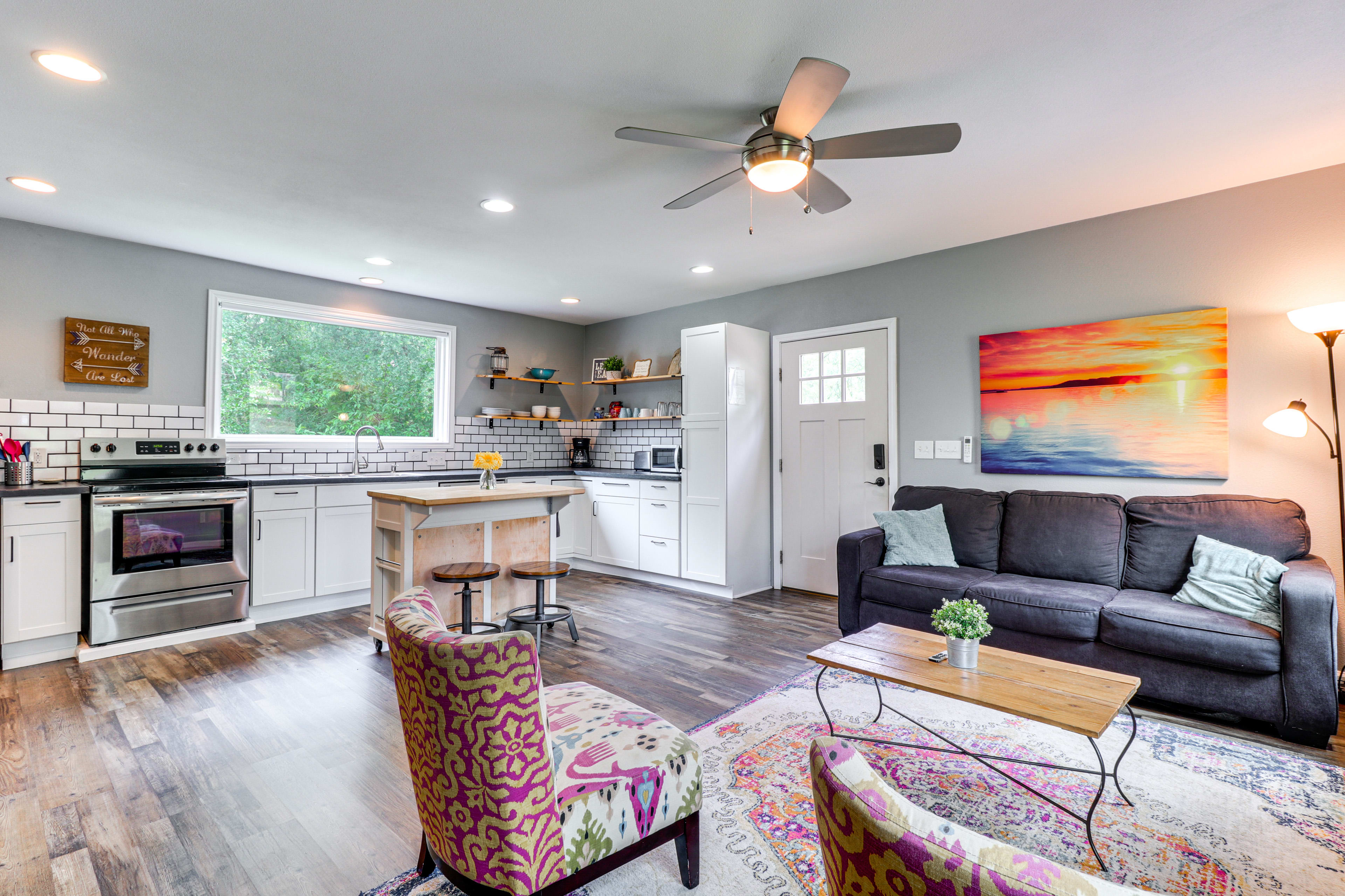 Austin Vacation Rental | 1BD | 1BA | 618 Sq Ft | 1 Step Required