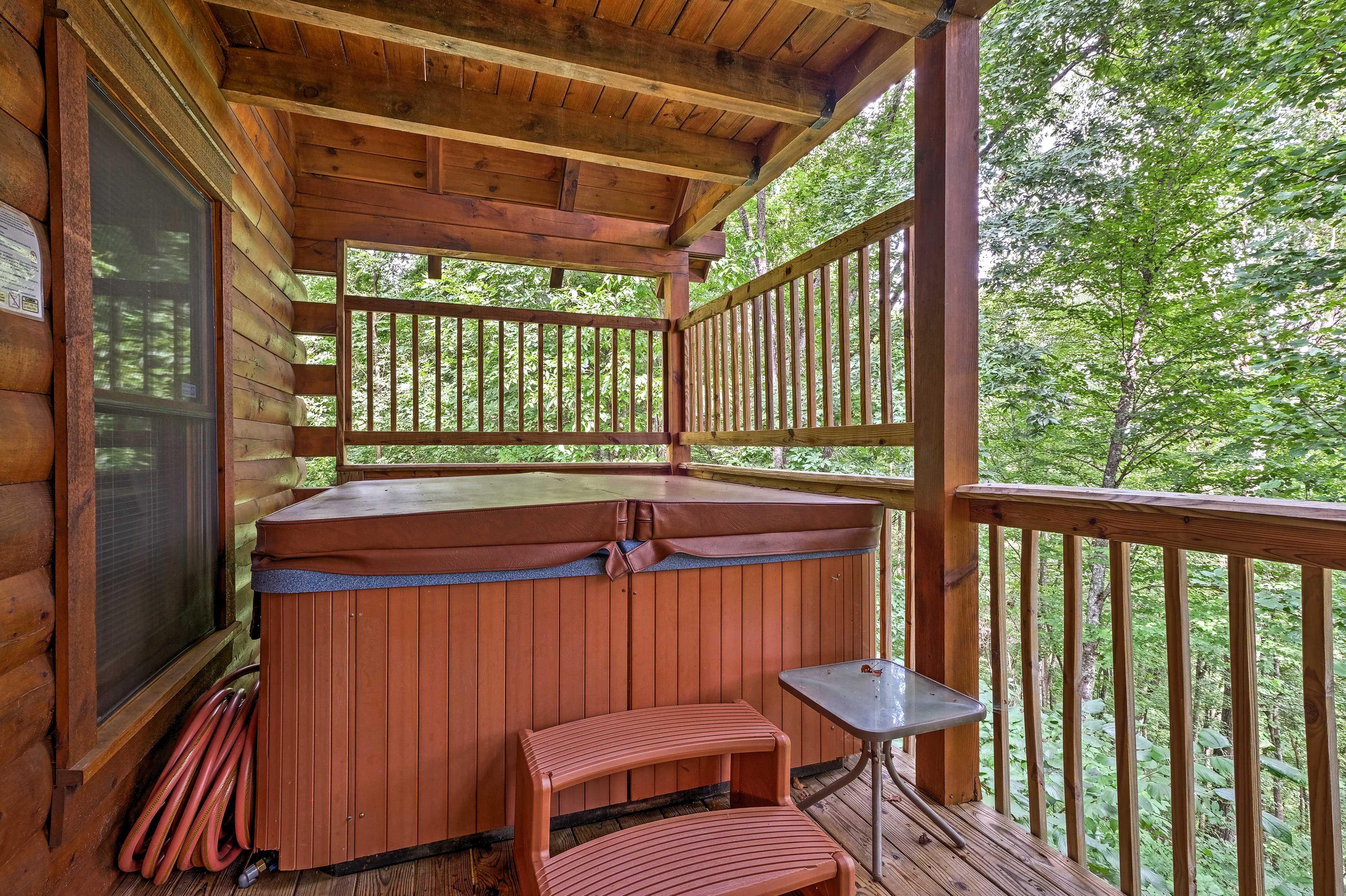 Private Deck | Hot Tub