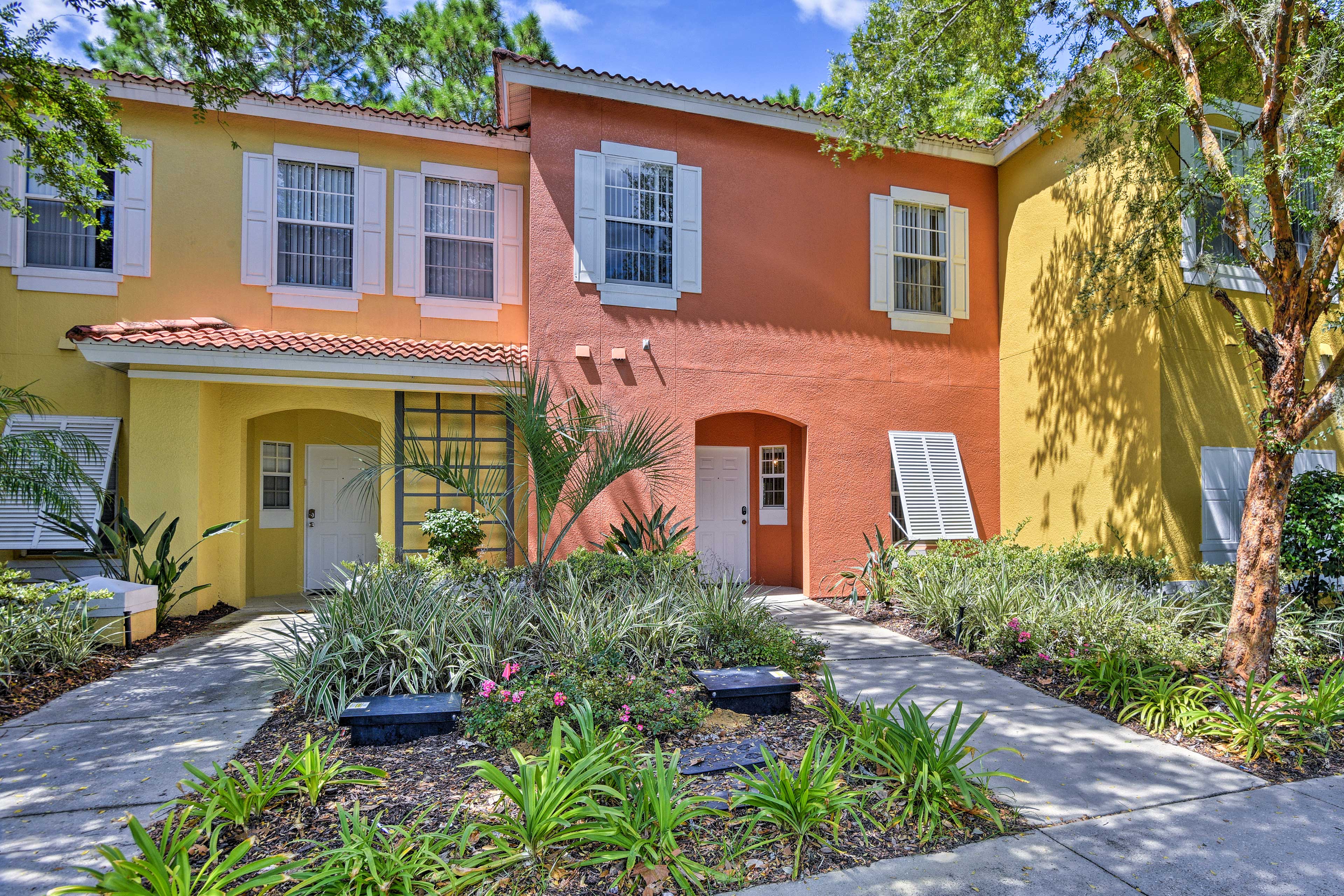 Kissimmee Vacation Rental | 3BR | 2.5BA | 1,277 Sq Ft | Stairs to Access