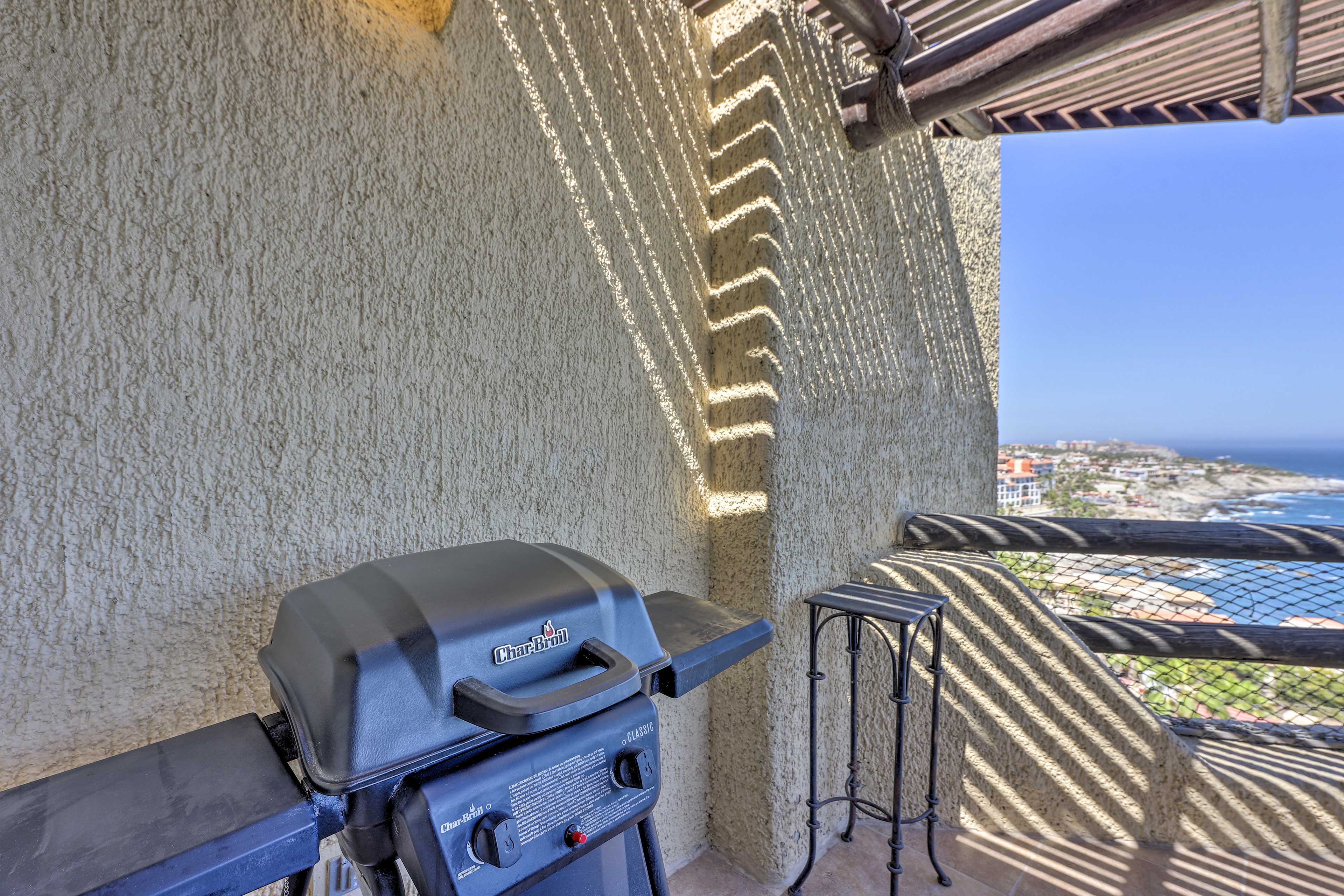 Private Balcony | Gas Grill