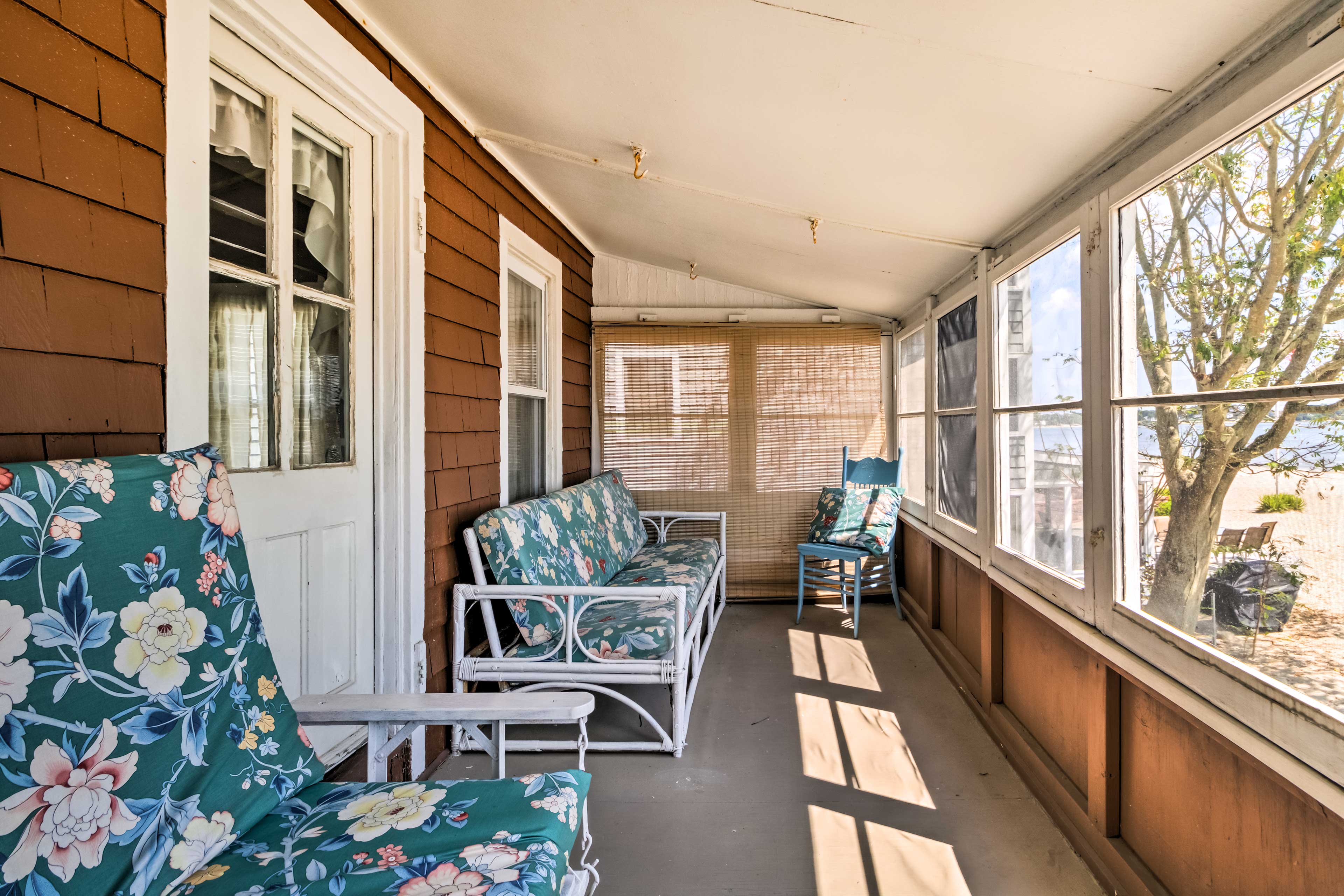 Upper Screened-In Porch