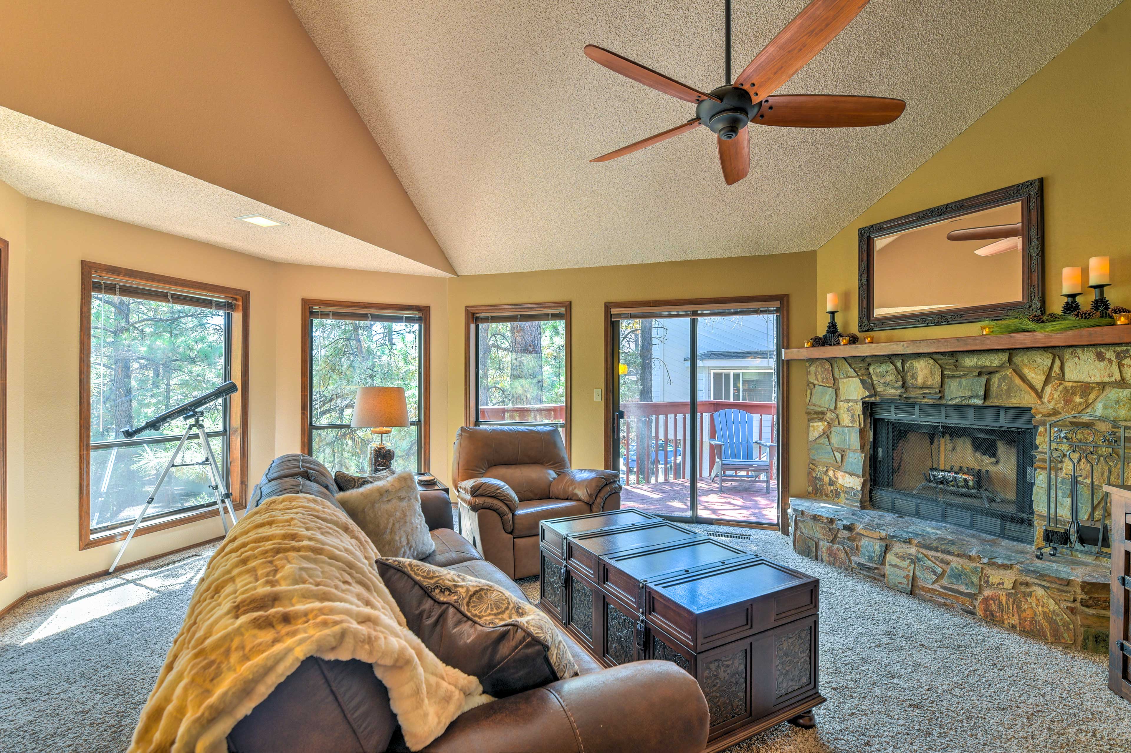 Wooded Retreat w/ Deck: 4 Mi to Downtown Flagstaff