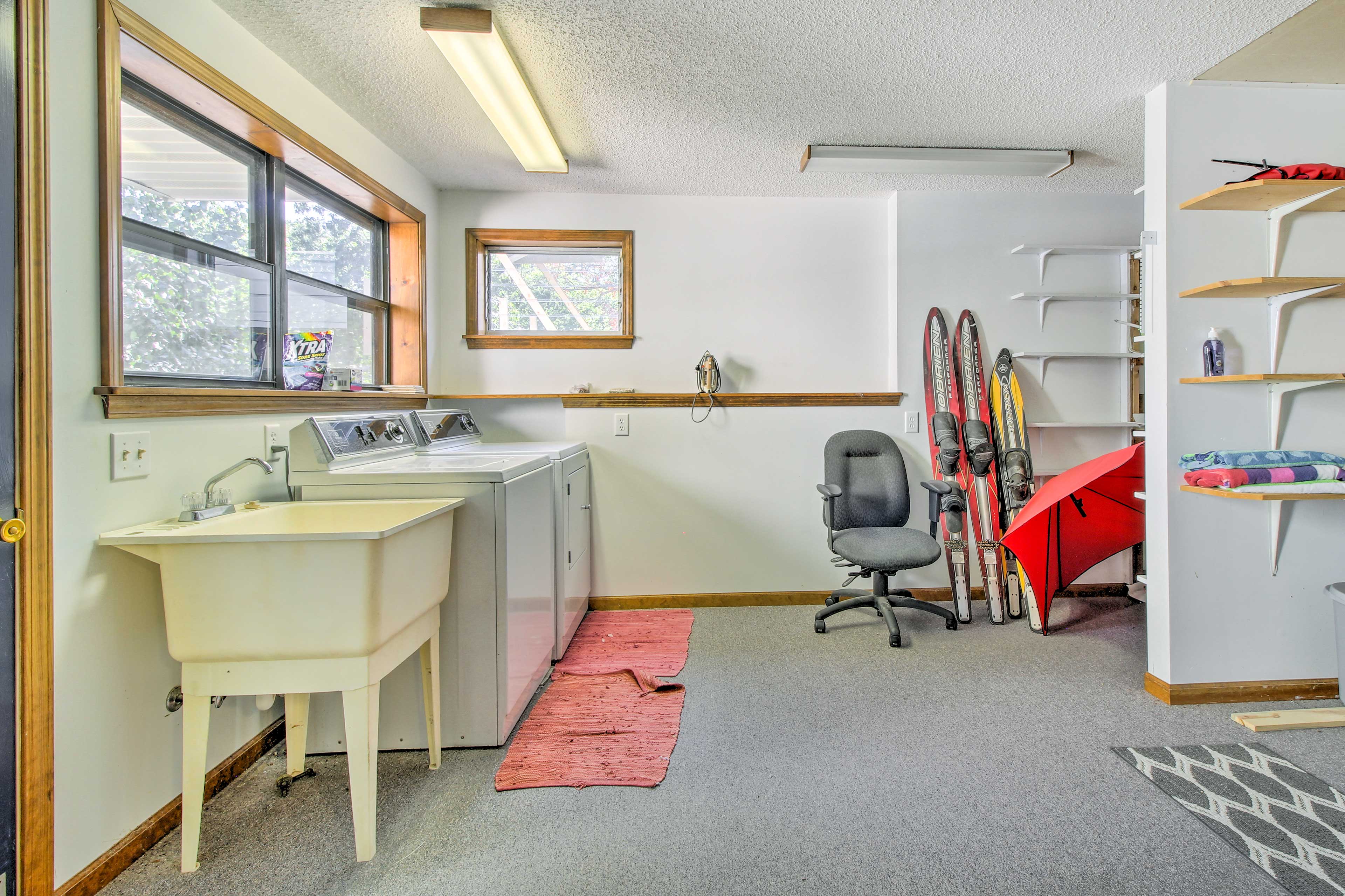 Laundry Room | Washer & Dryer