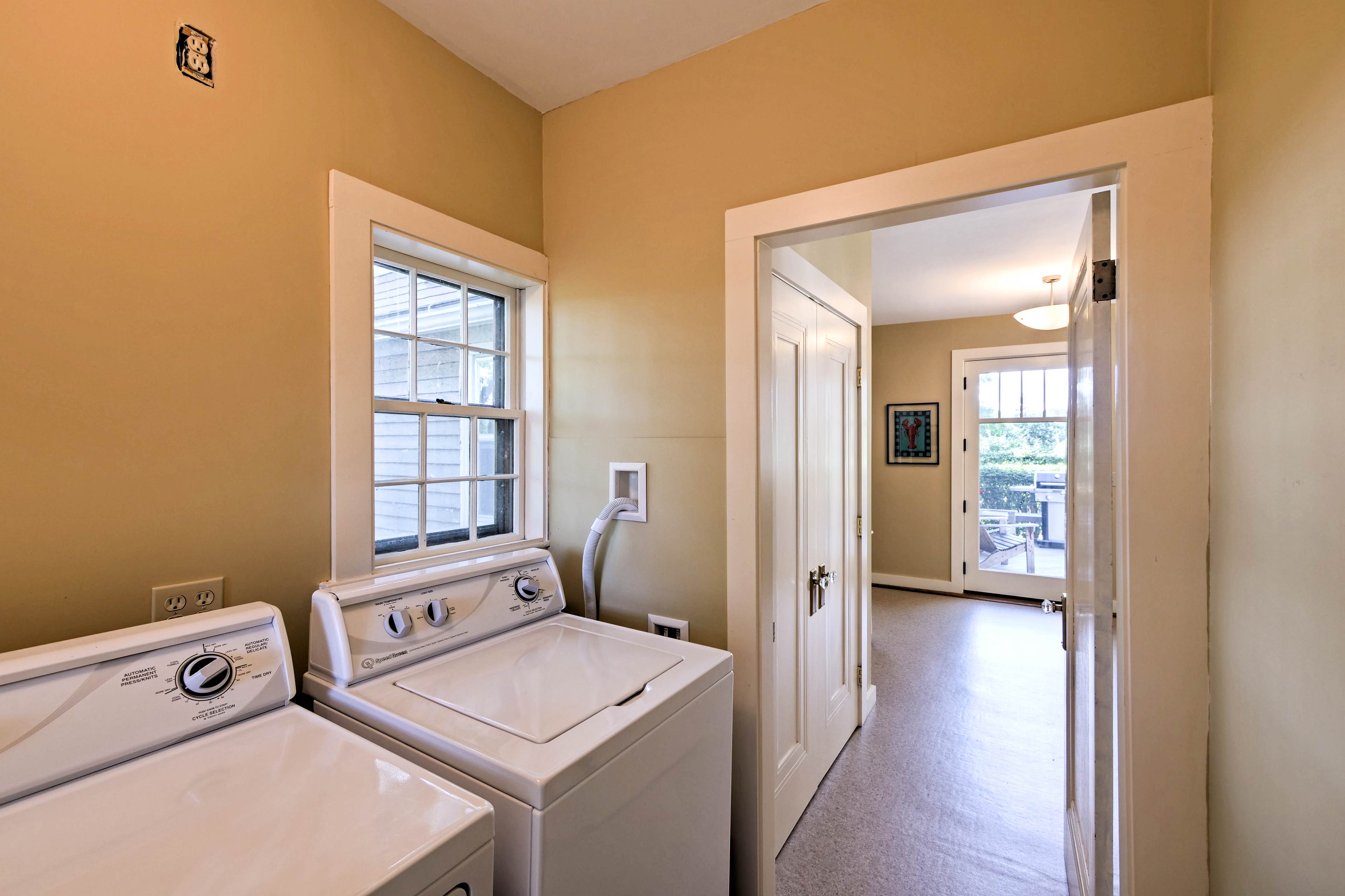 Laundry Room | Washer & Dryer