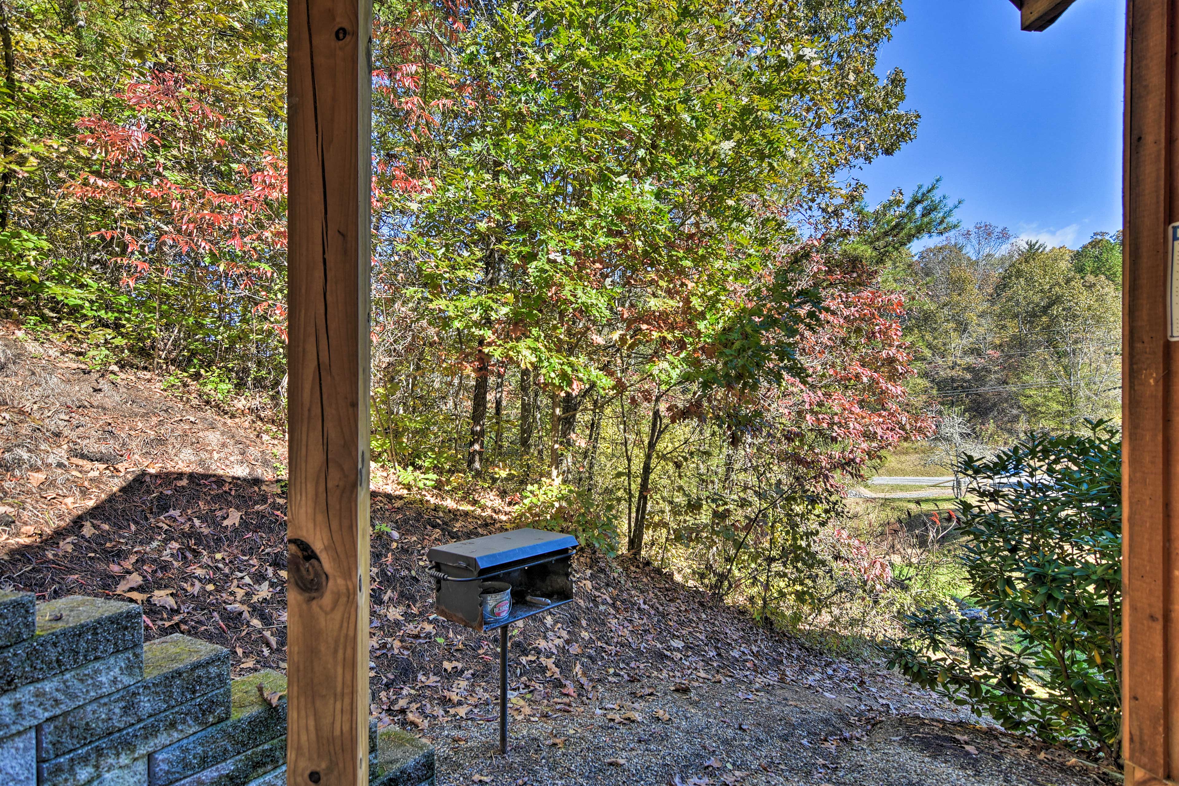 Back Deck | Hot Tub | Charcoal Grill