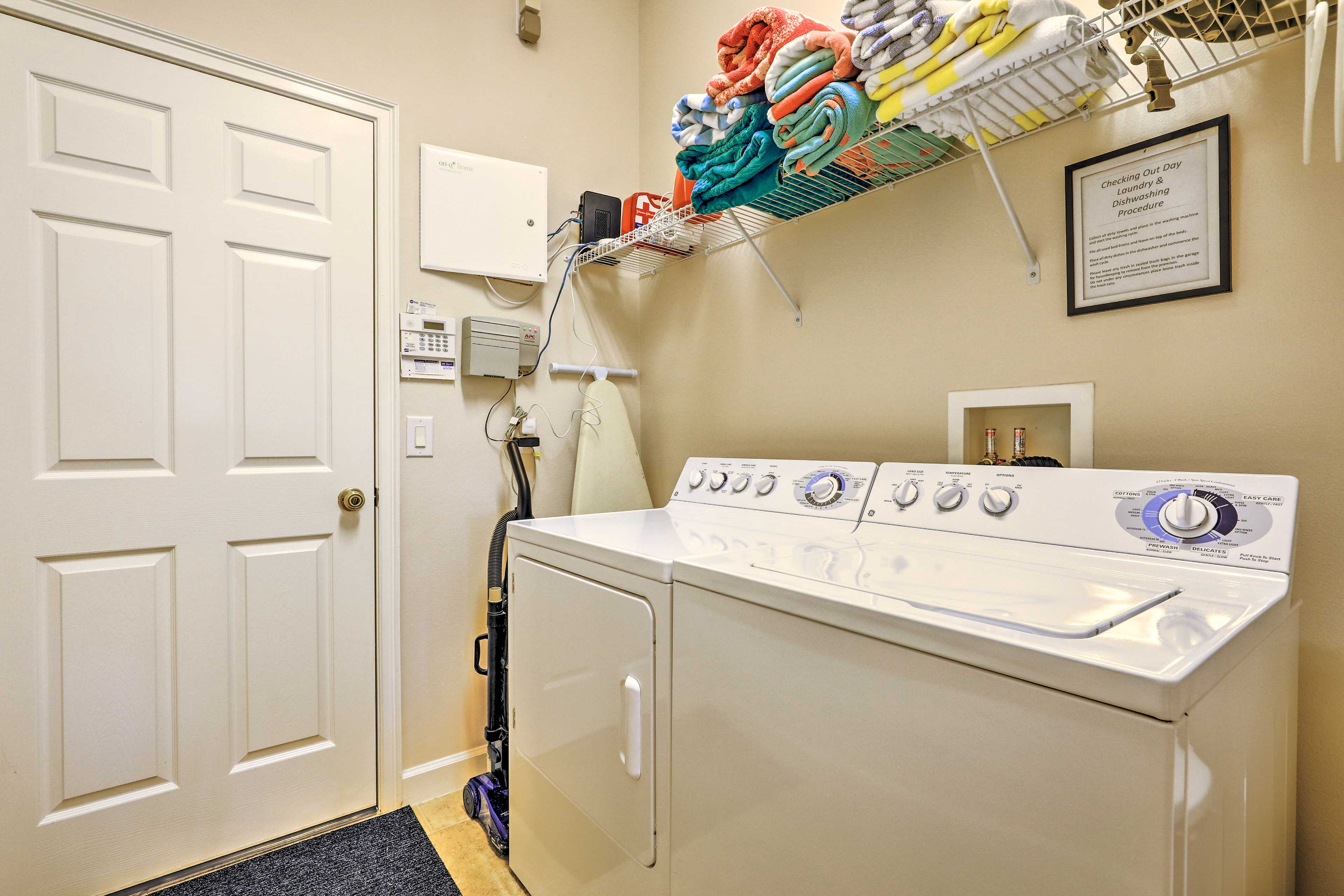 Laundry Room | Washer & Dryer