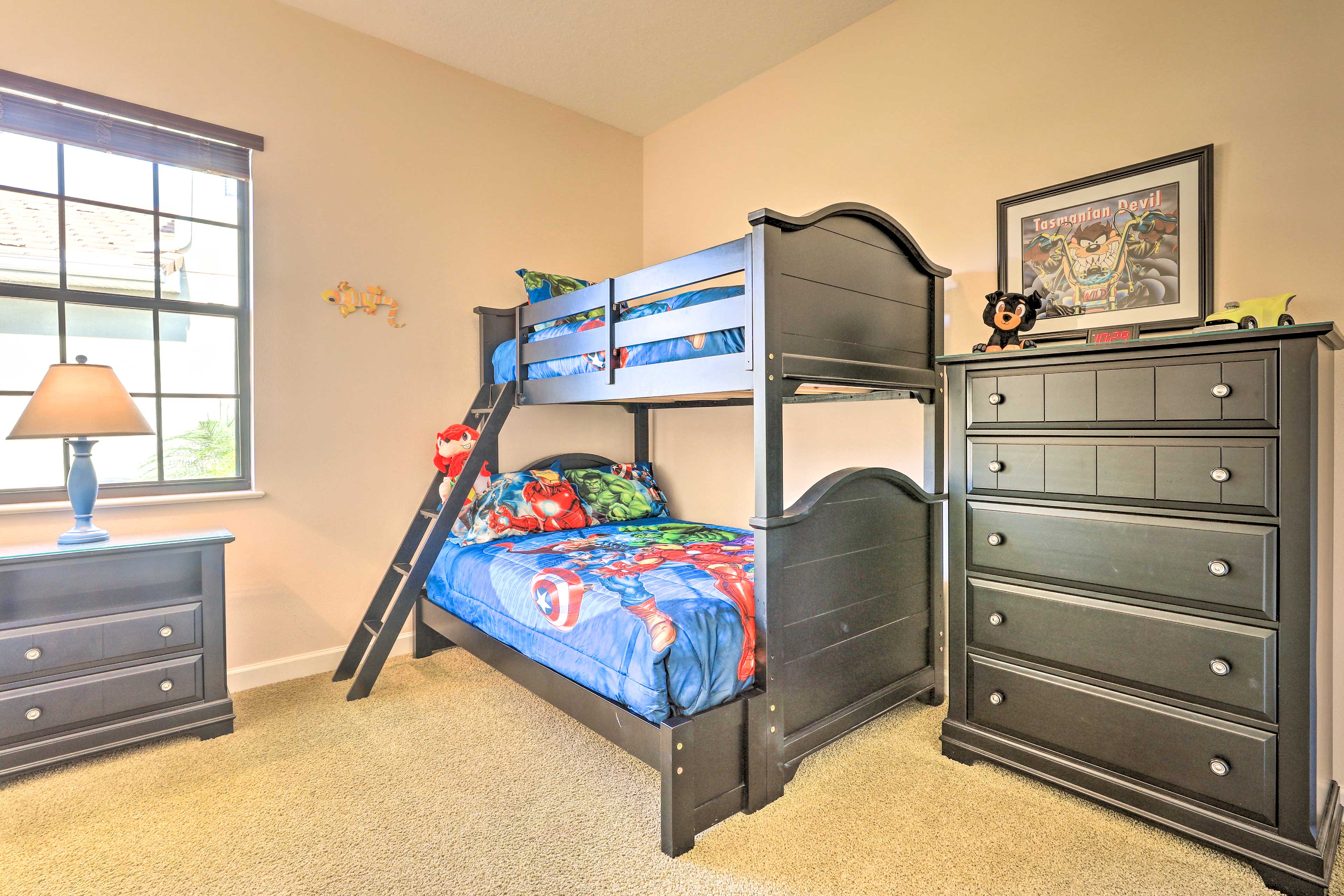 Bedroom 4 | Twin/Full Bunk Bed