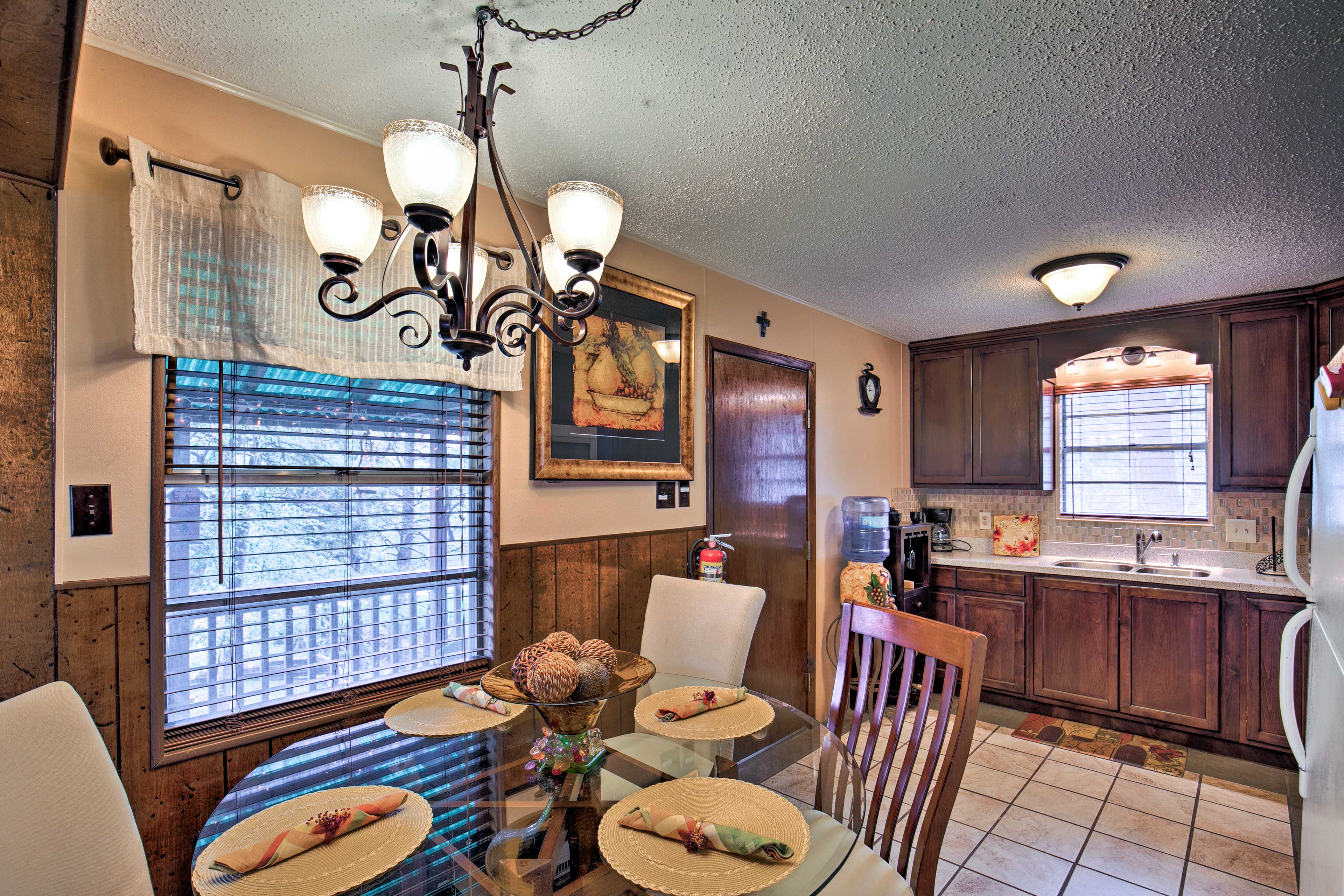 Dining Area | Dishware & Flatware Provided