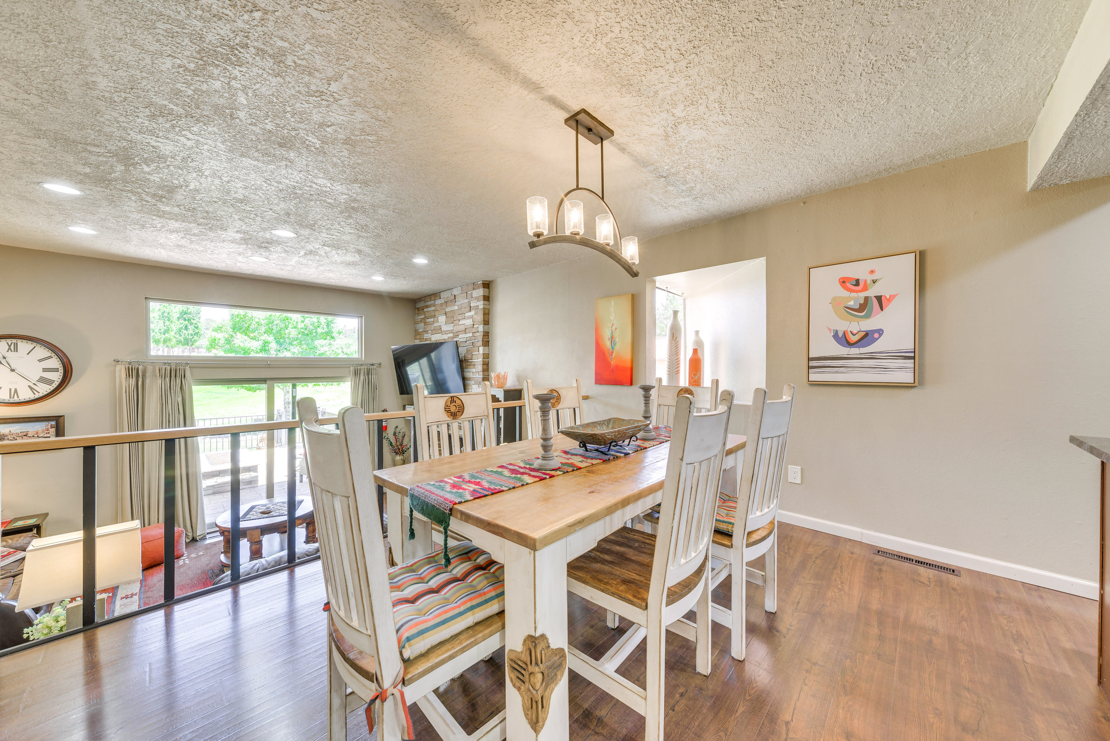 Dining Area | Dishes & Flatware Provided