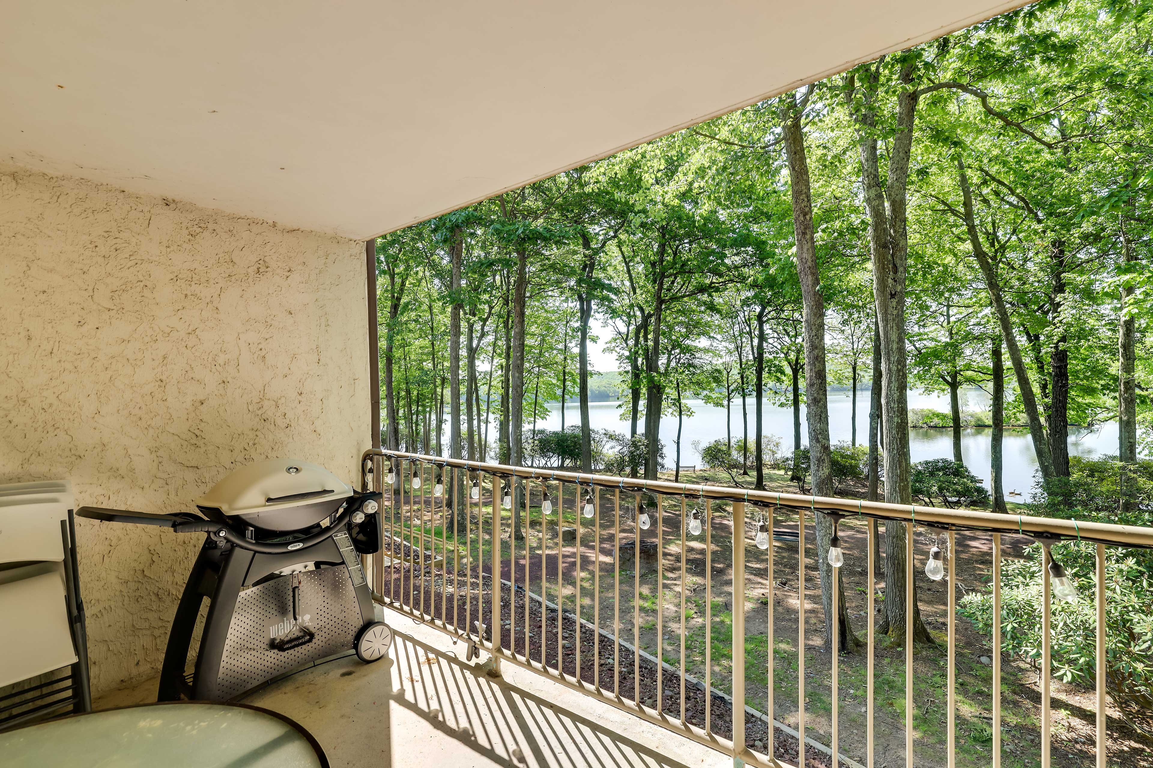 Covered Balcony | Outdoor Dining