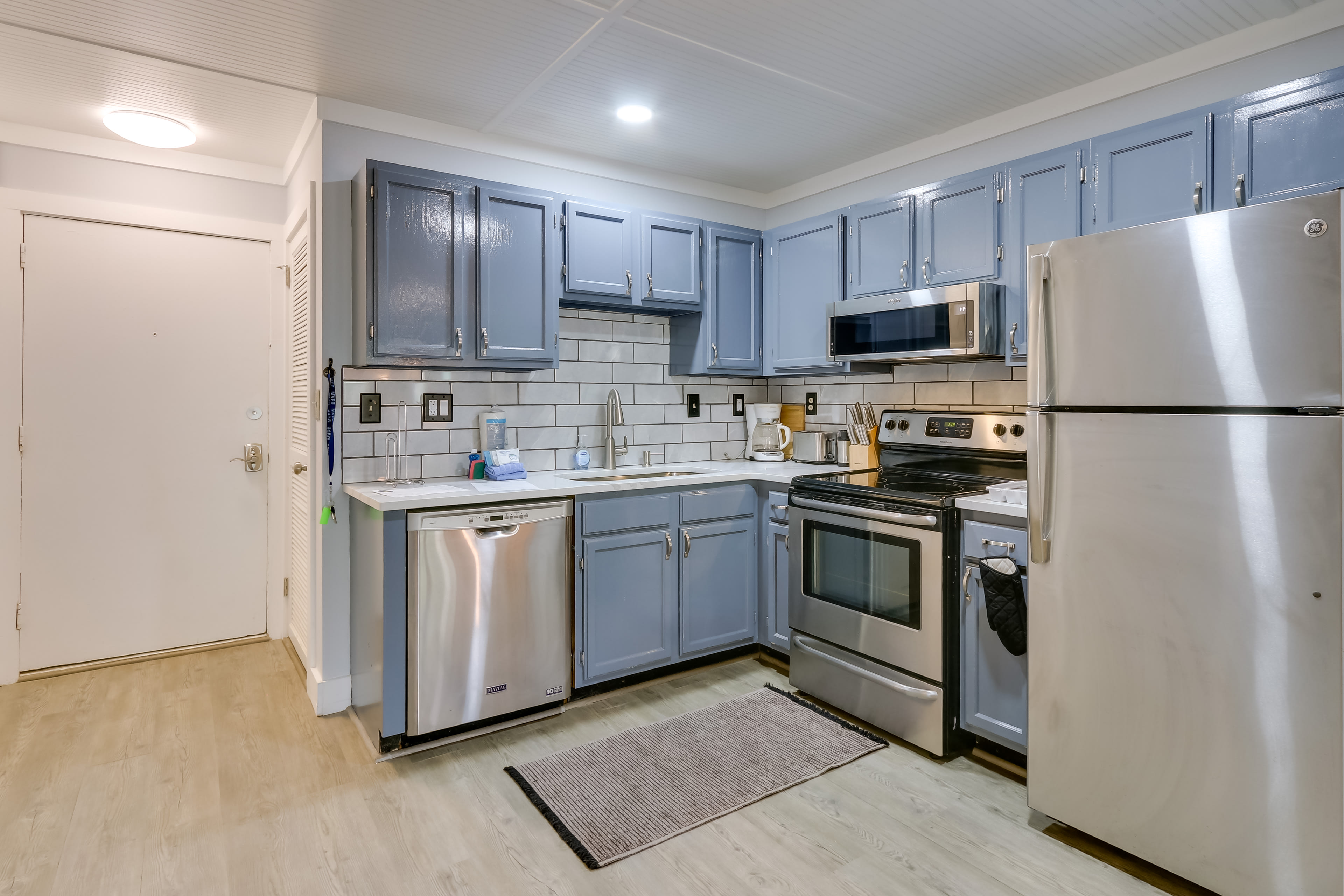 Kitchen | Stainless Steel Appliances | Wine Cooler | Cooking Basics