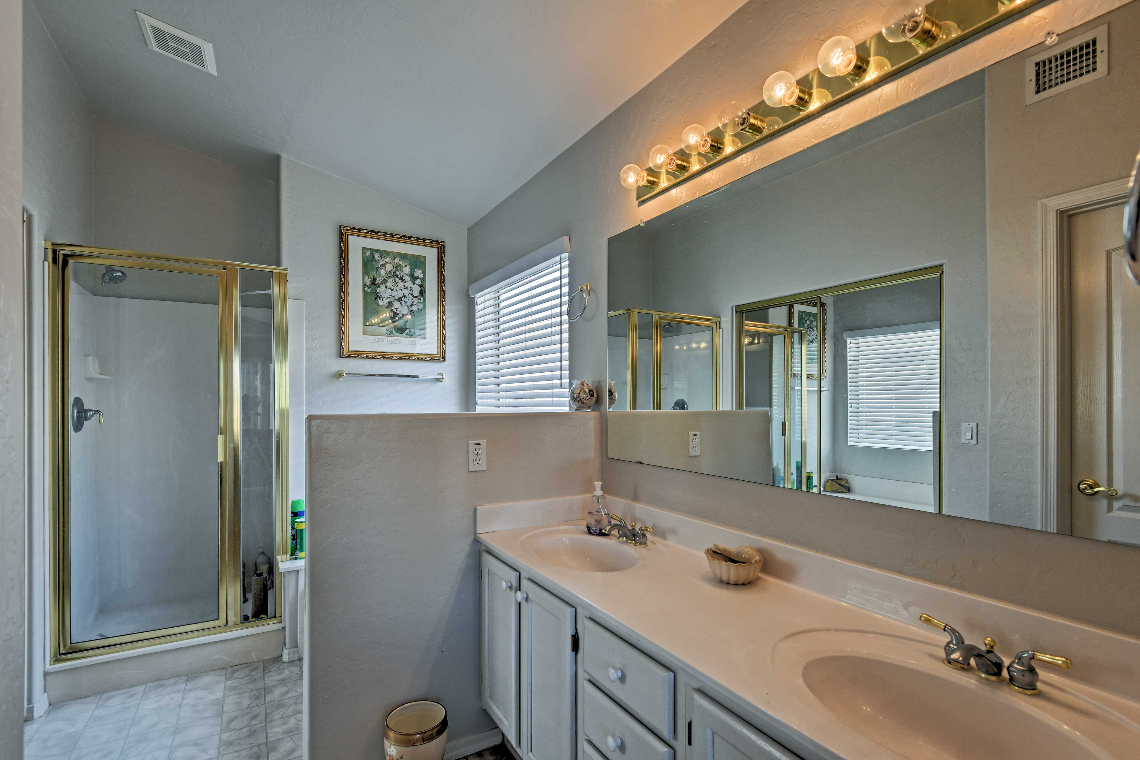 En-Suite Bathroom | Linens/Towels