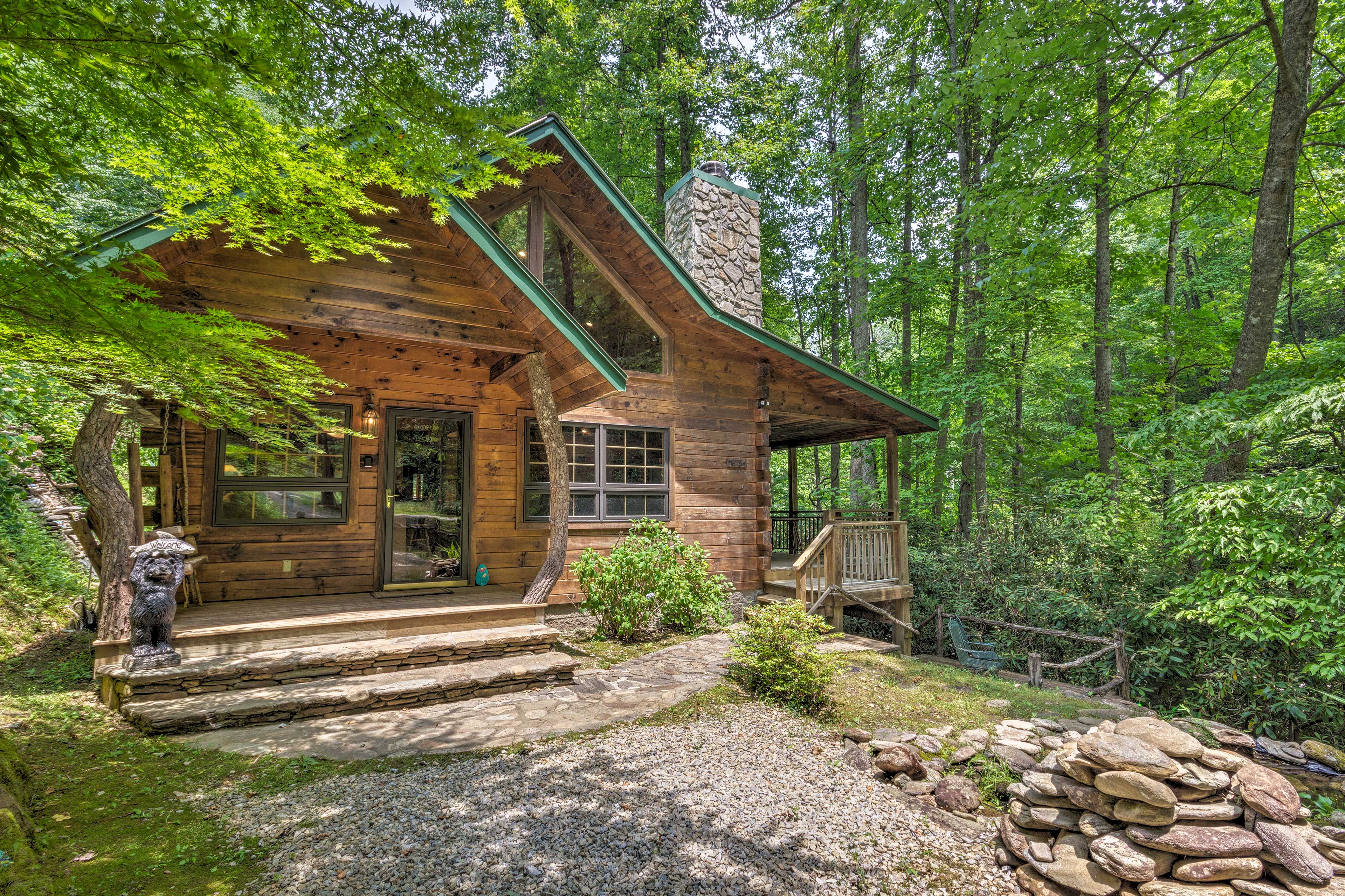 Storybook Bryson City Cabin on Stream w/ Hot Tub!