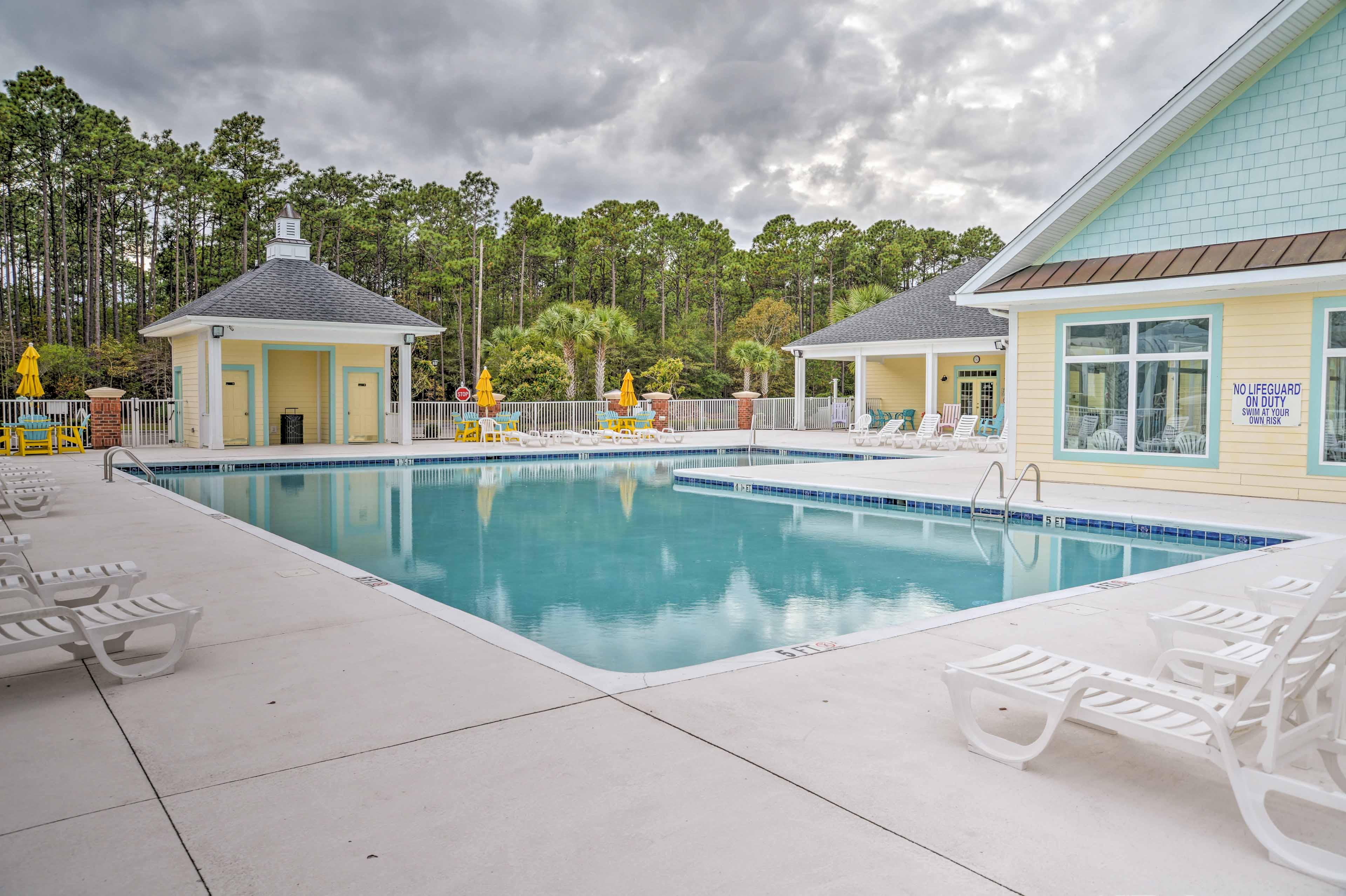 Community Amenities | Outdoor Heated Pool