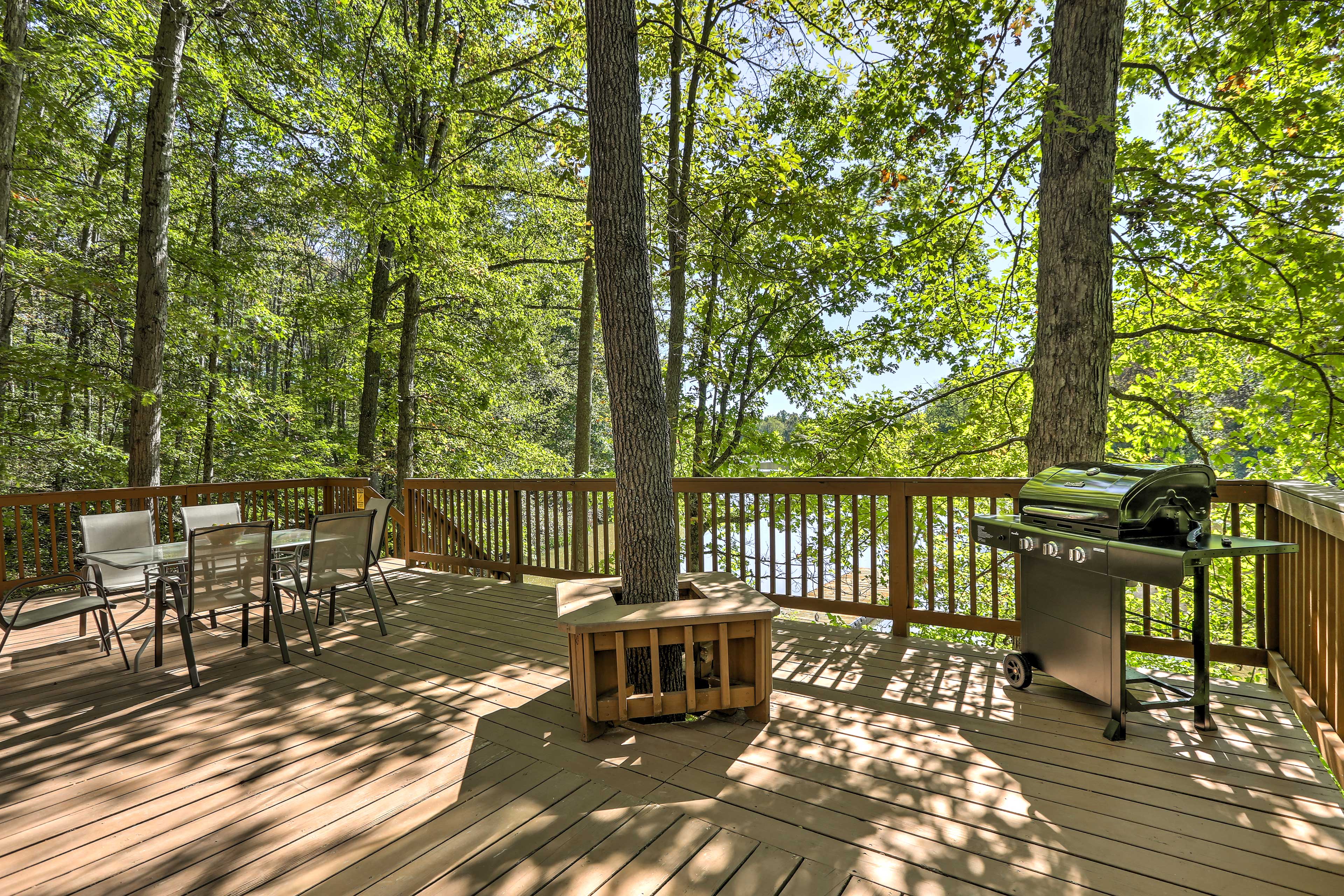 Lakefront Deck | Gas Grill