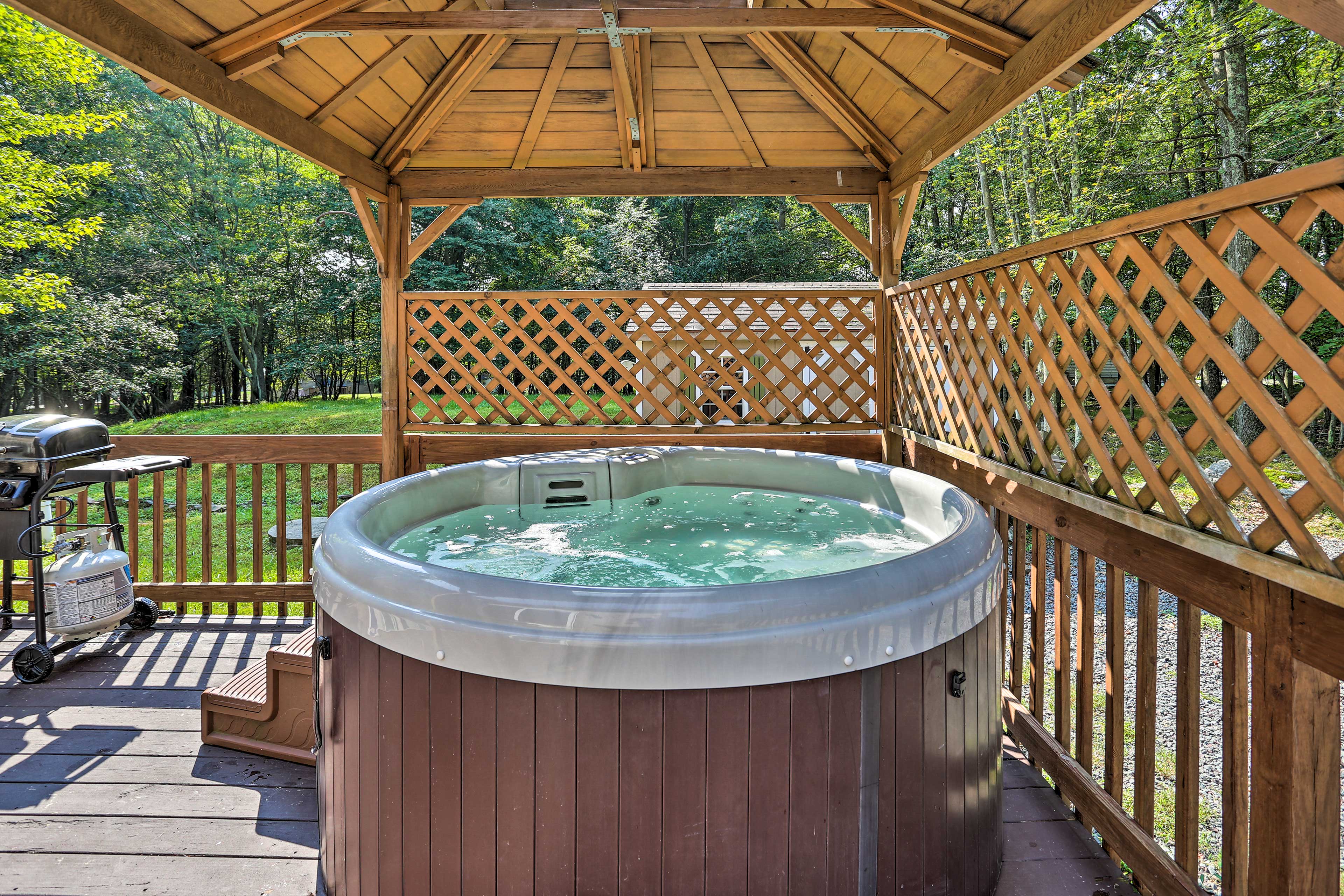 Furnished Deck | Private Hot Tub