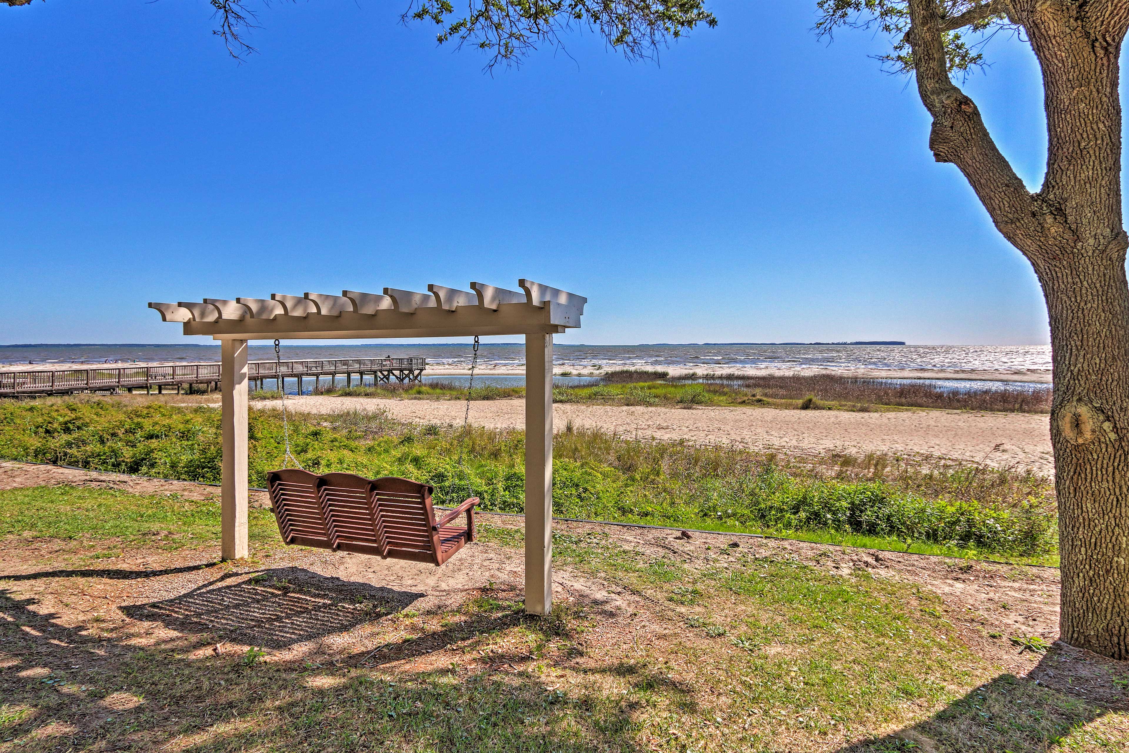 Hilton Head Island Vacation Rental | 3rd-Floor Condo | 2BR | 2BA | Walk to Water