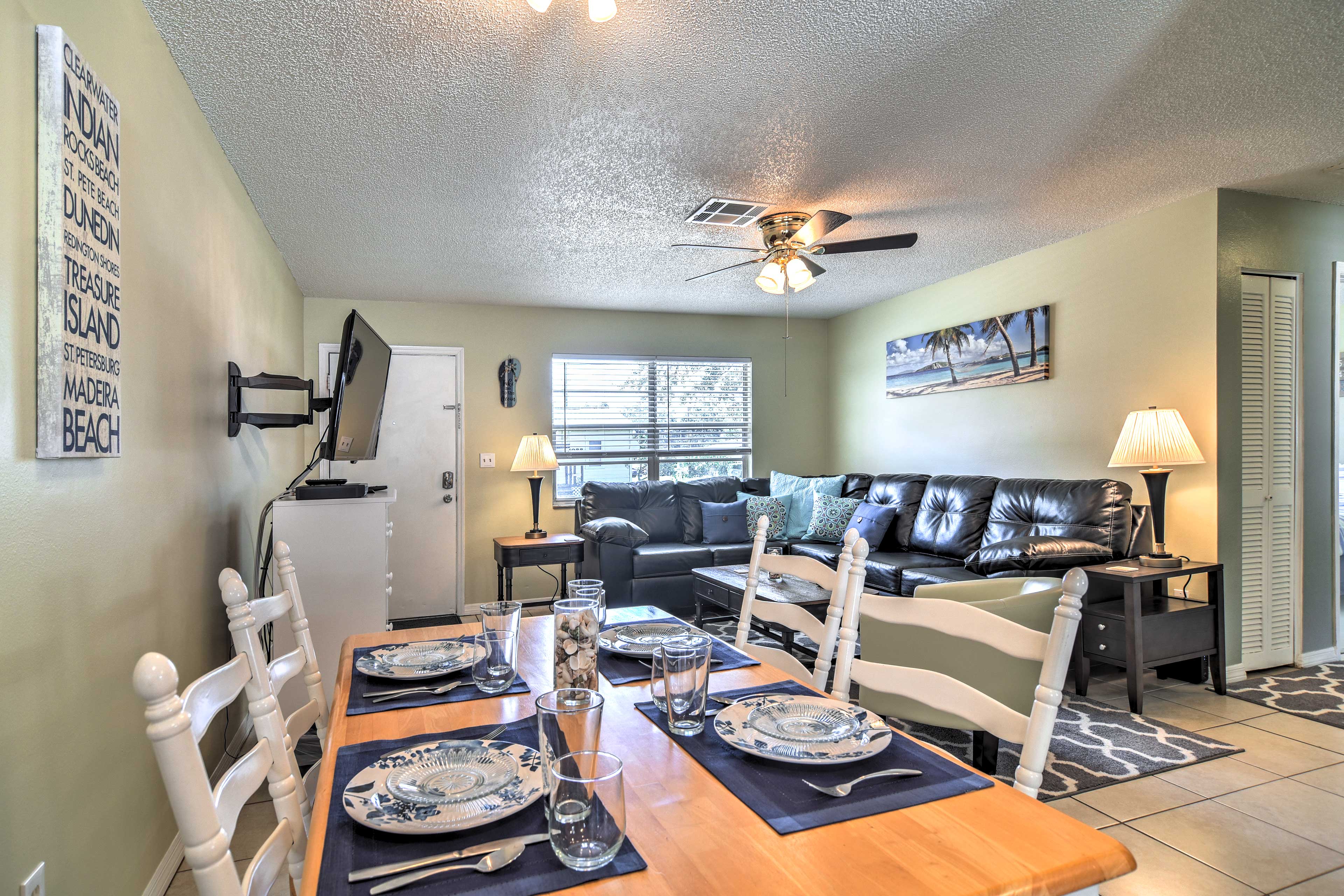 The living & dining areas share an open-concept floor plan with the kitchen.