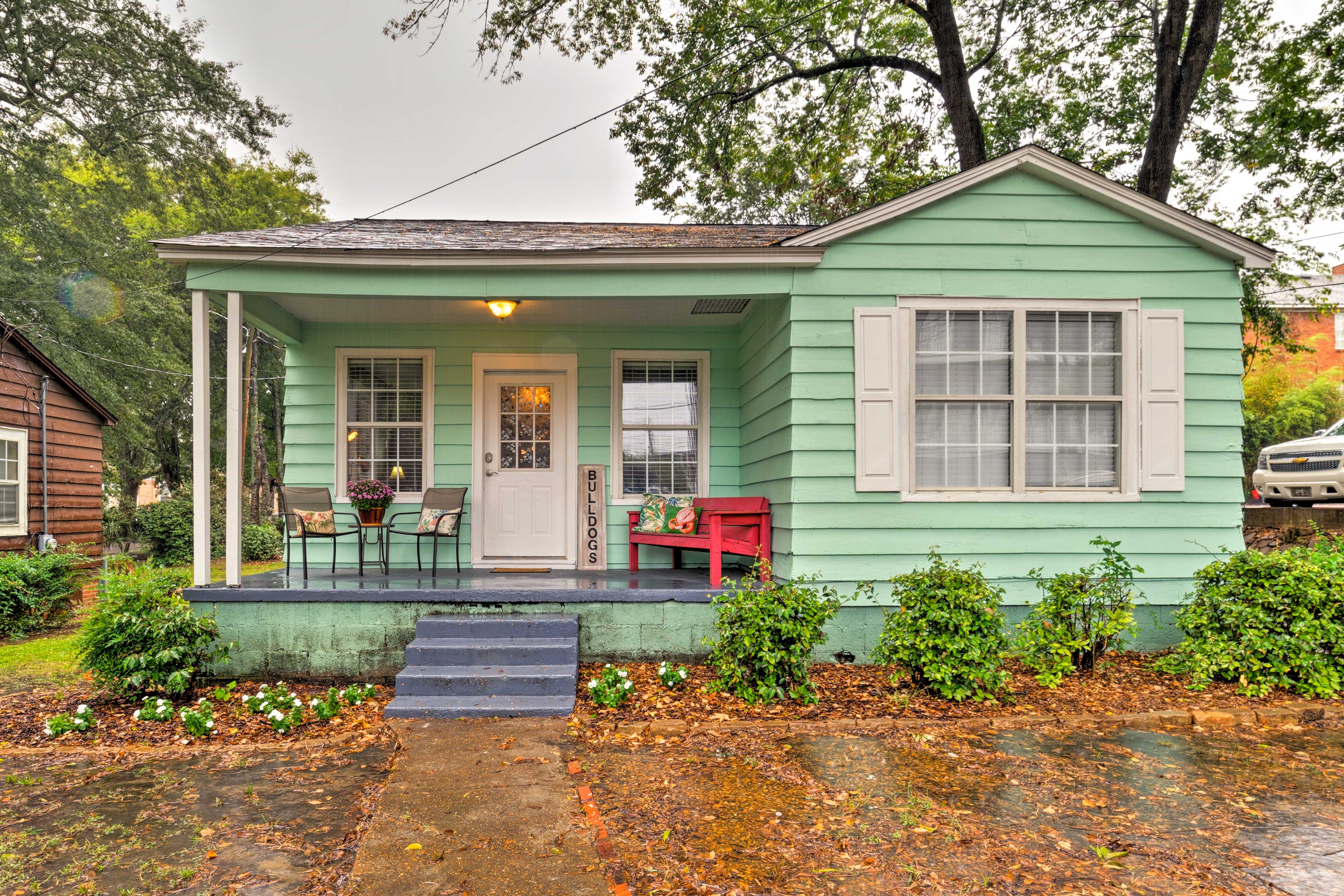 Starkville Vacation Rental | 2BR | 2BA | 1,200 Sq Ft | Steps Required