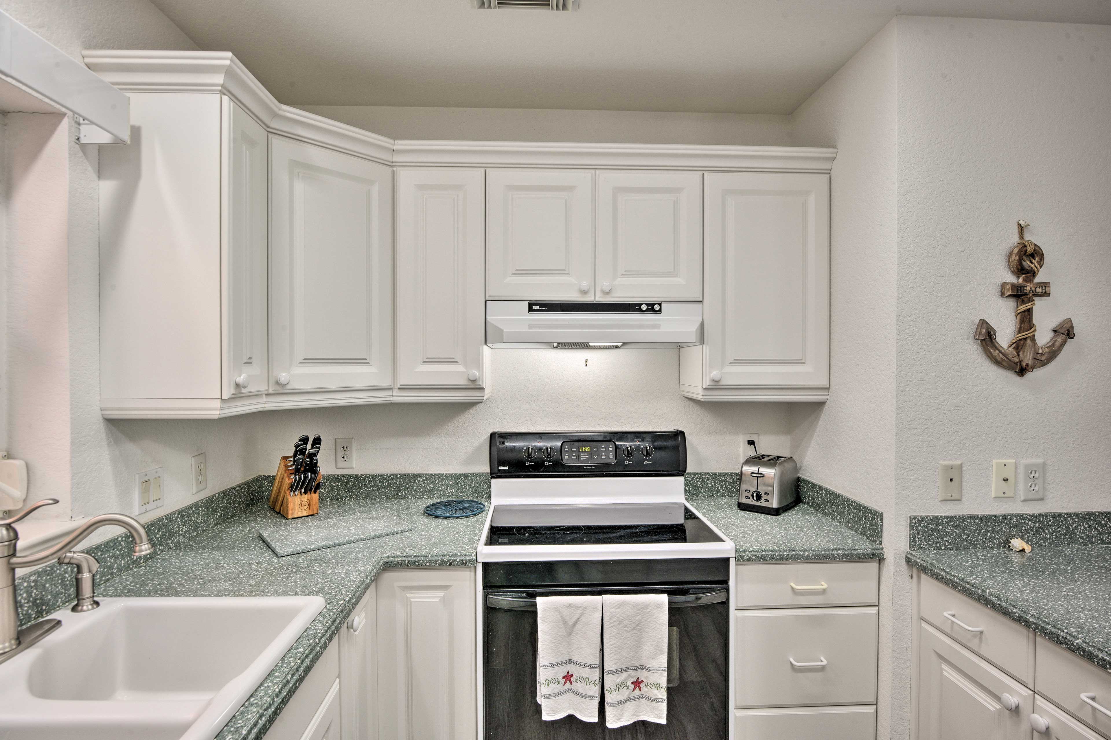 Kitchen | Cooking Basics | Coffee Maker | Paper Towels/Trash Bags Provided