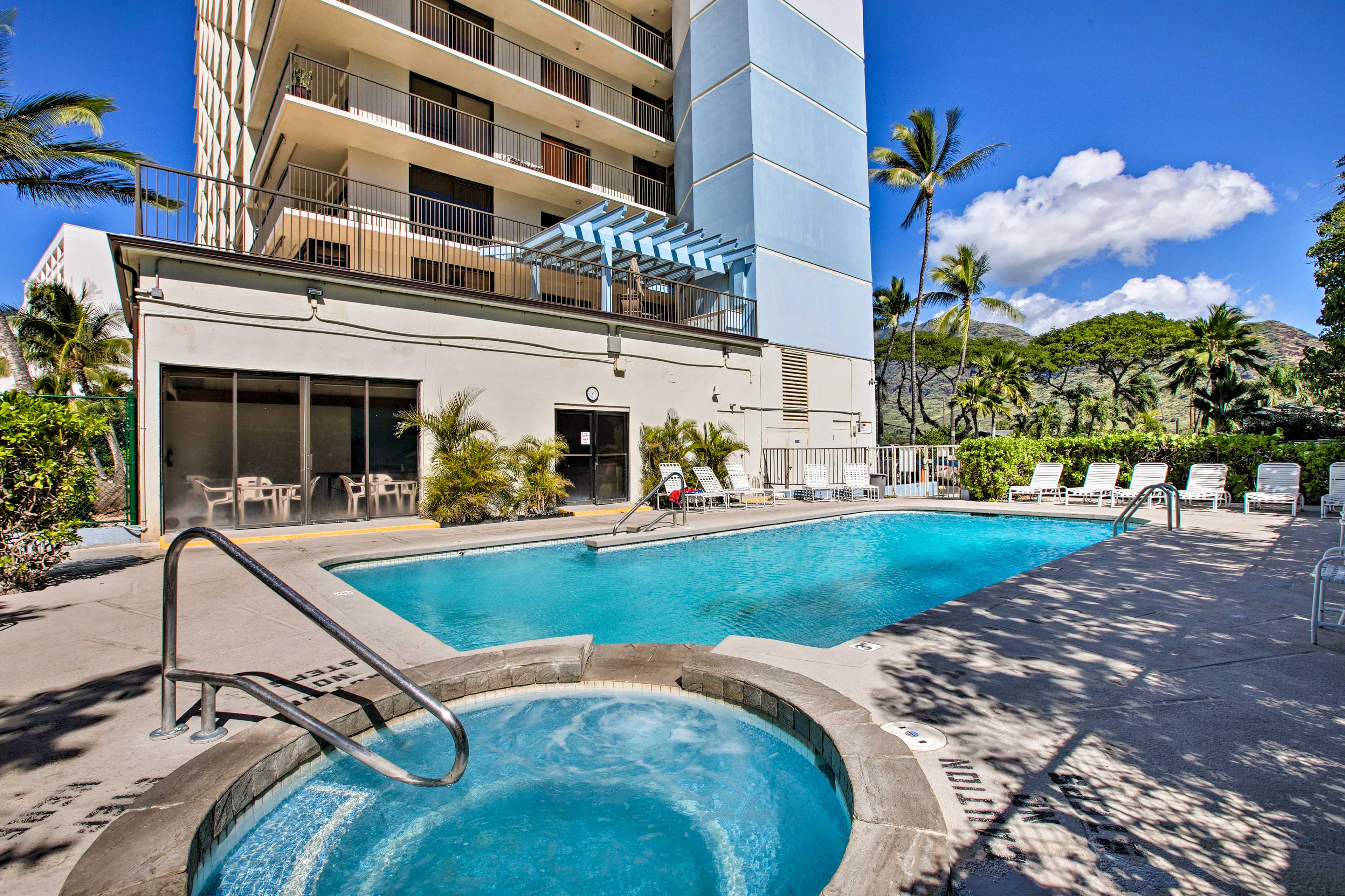 Community Pool & Hot Tub