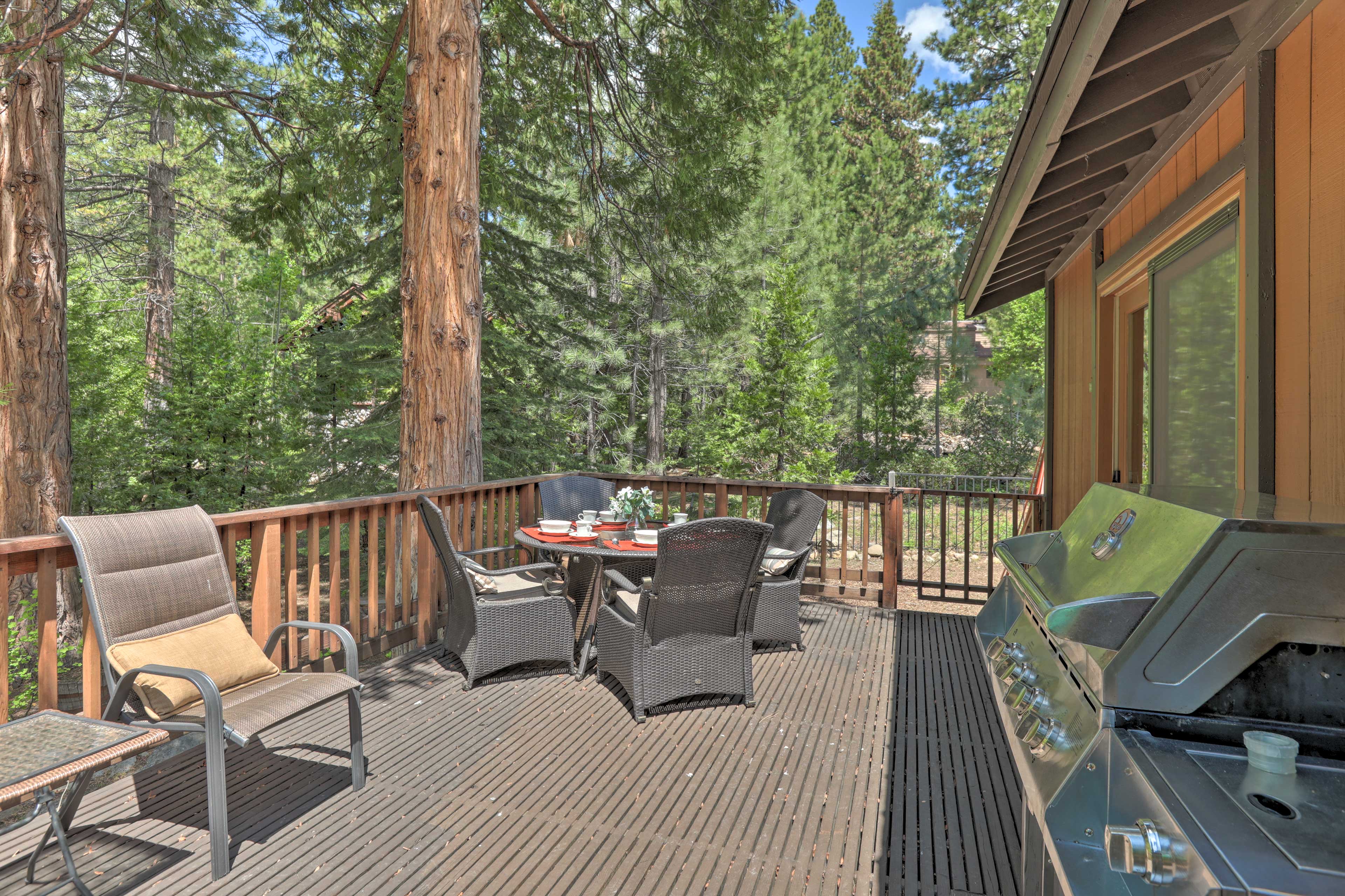 Private Deck | Gas Grill