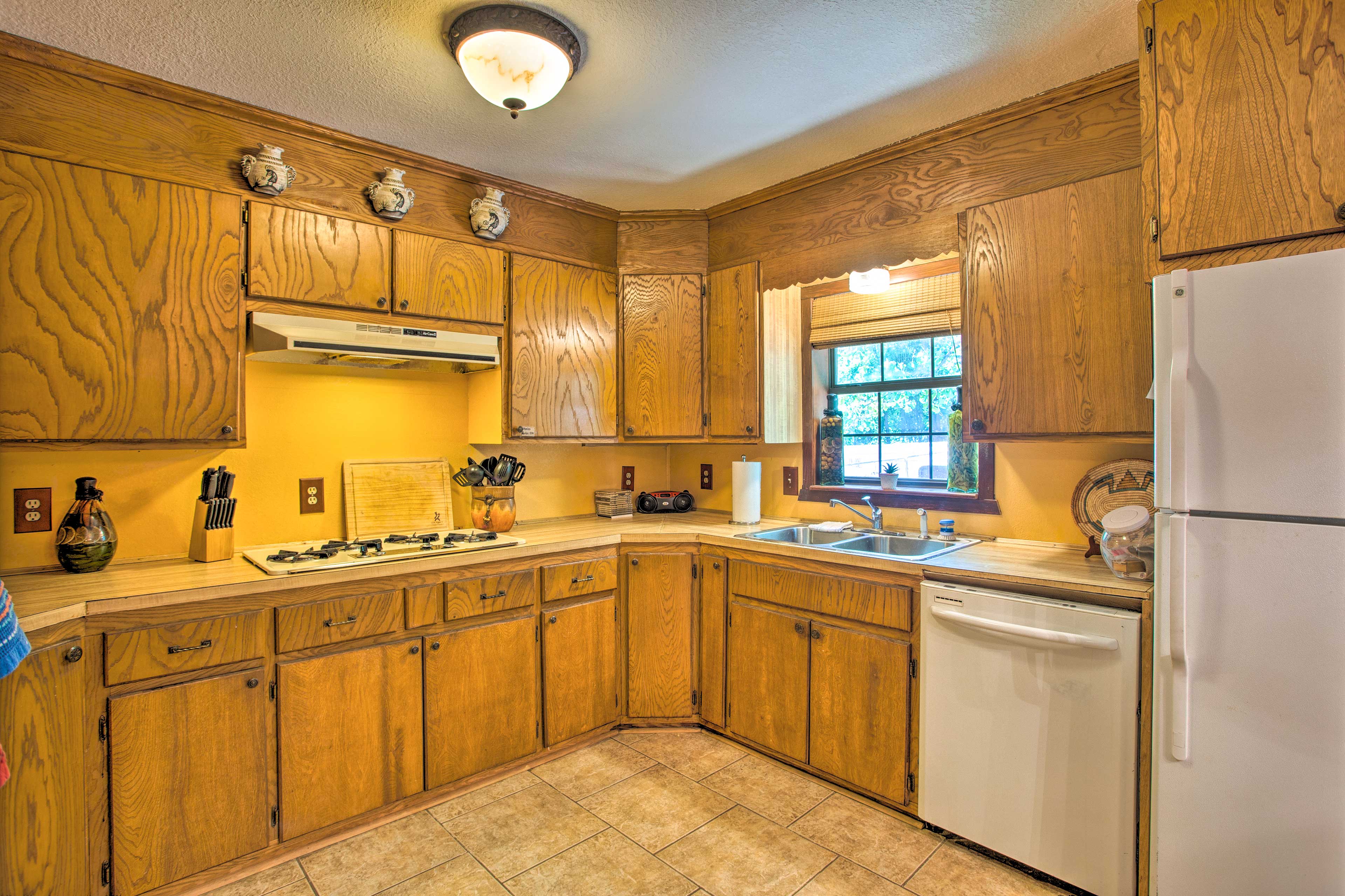 Kitchen | Fully Equipped