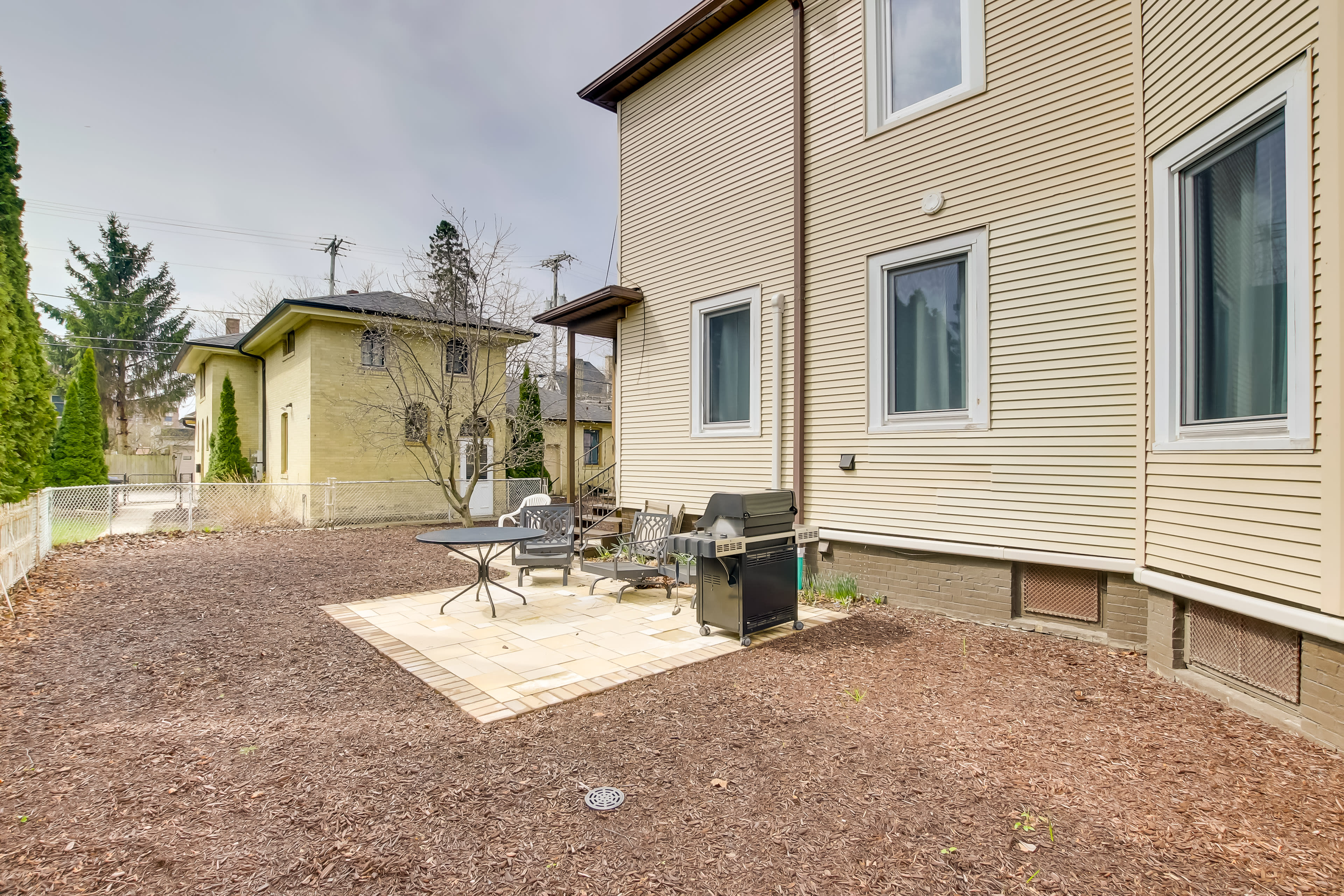 Private Outdoor Patio w/ Gas Grill