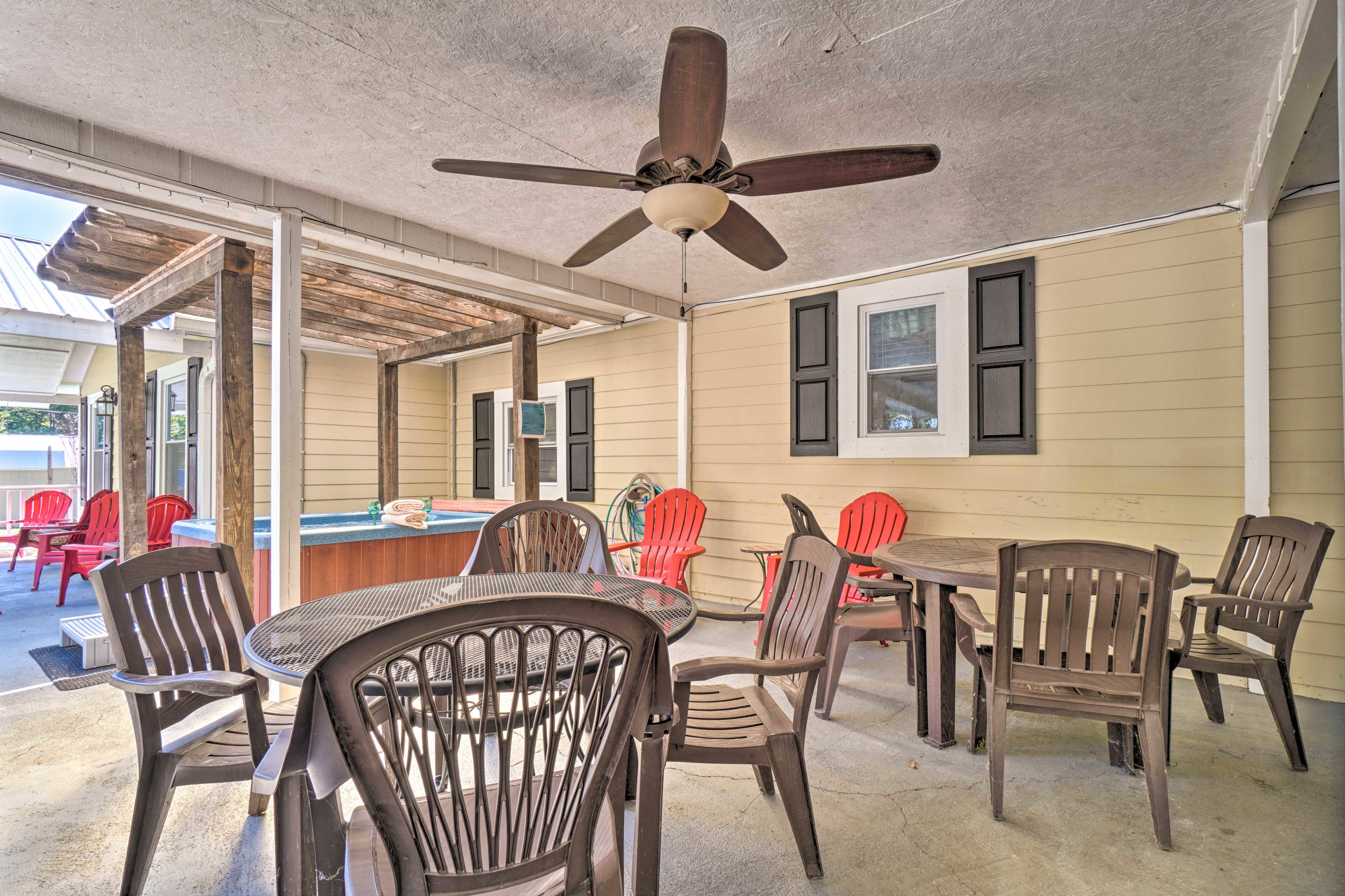 Covered Patio | Outdoor Dining