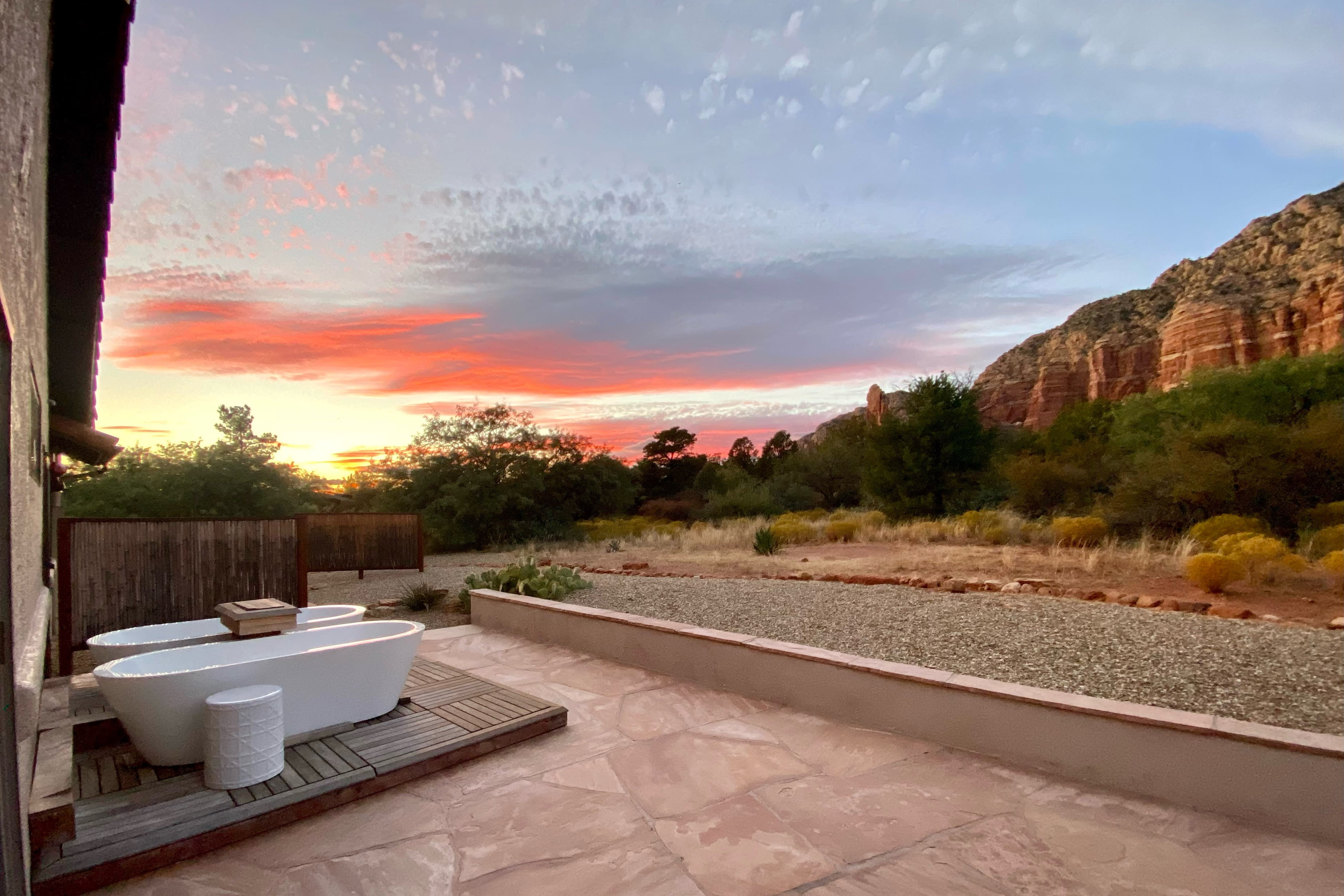 Exterior Space | 2 Outdoor Bathtubs