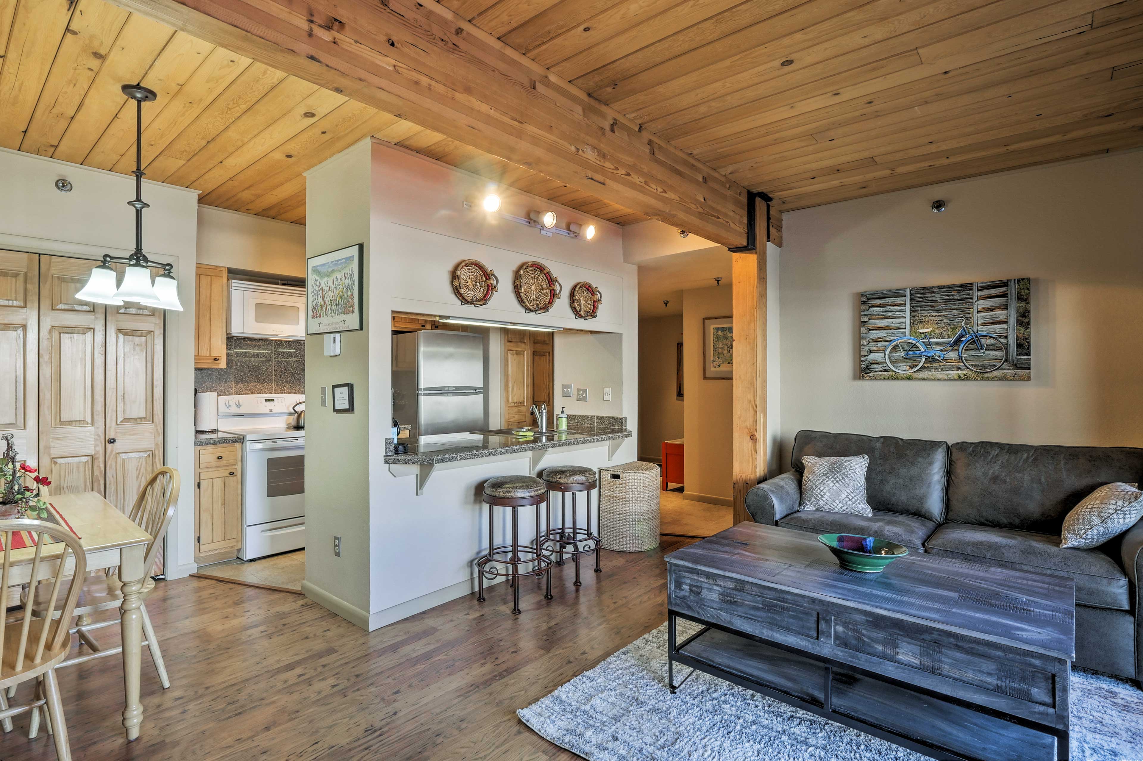 Retreat to beautiful Crested Butte at this cozy vacation rental condo.