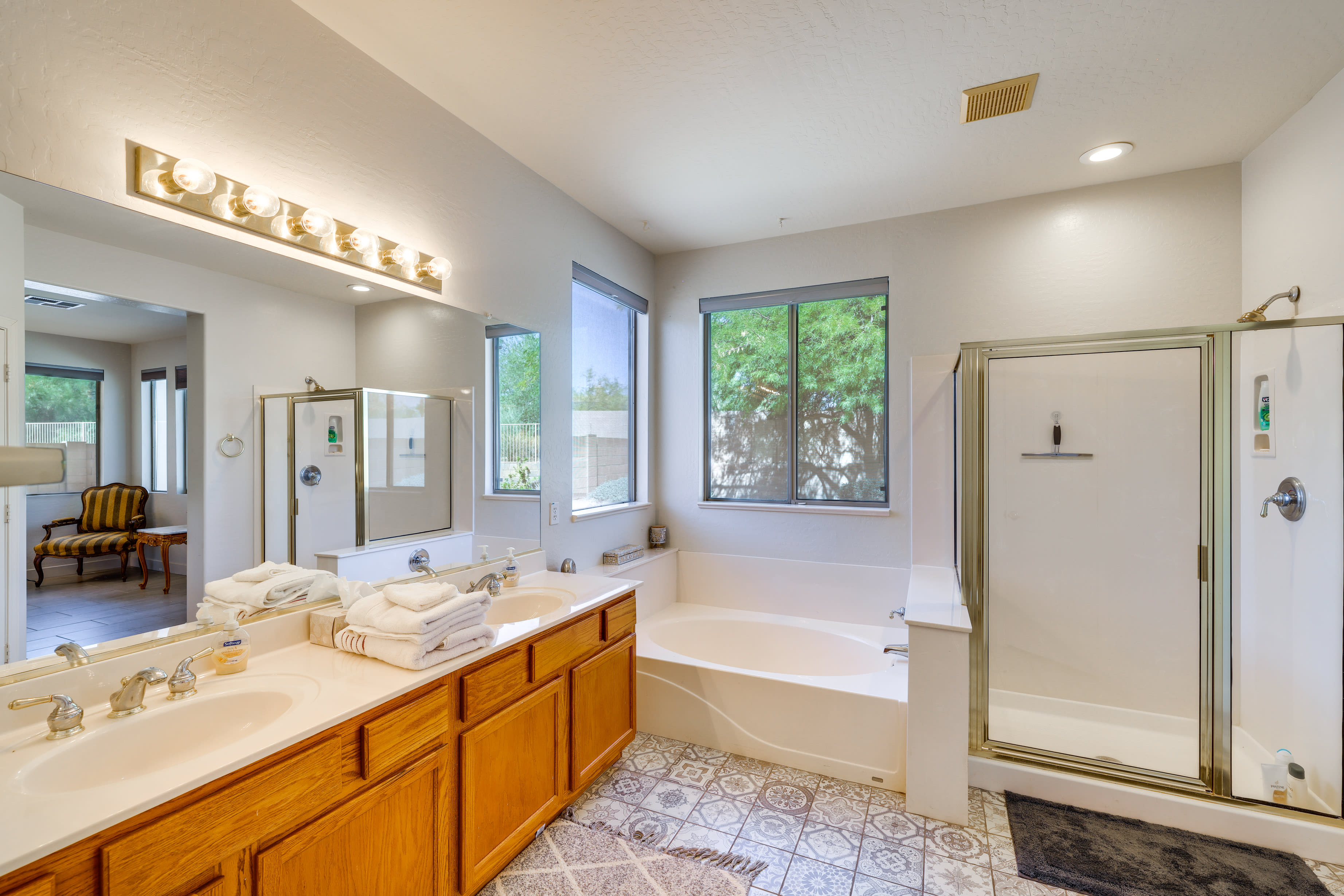 En-Suite Bathroom | Linens/Towels