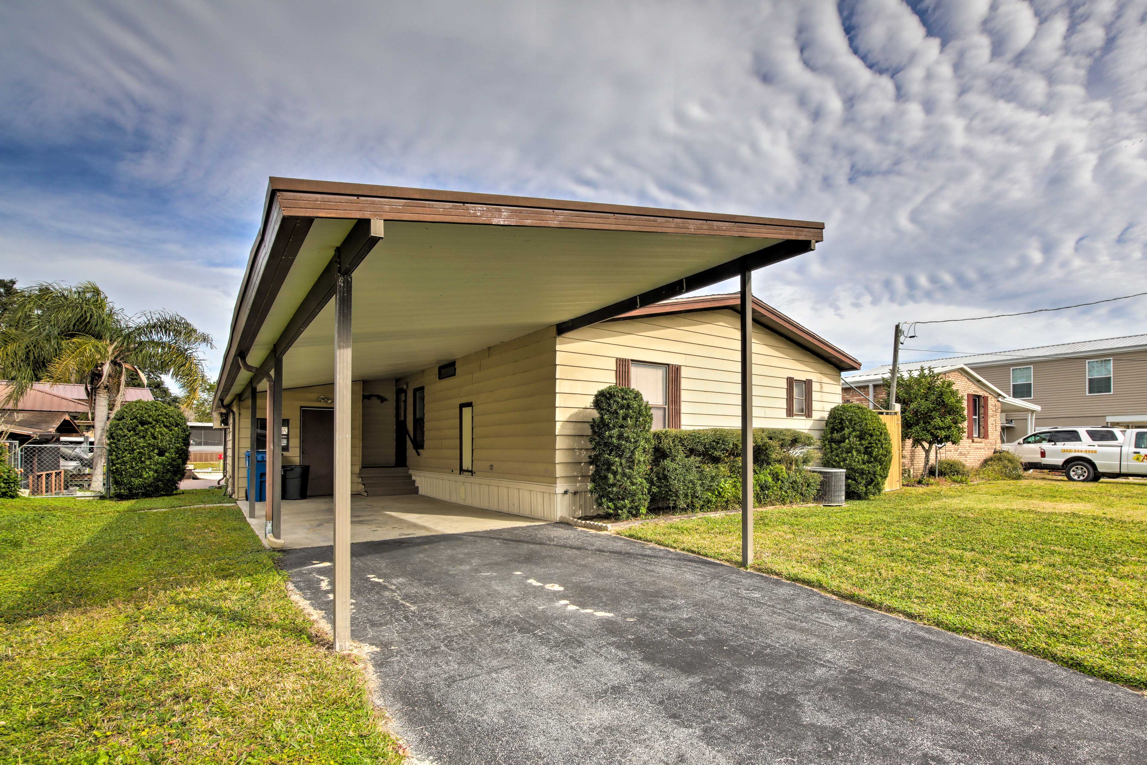 Parking | Driveway (3 Vehicles)