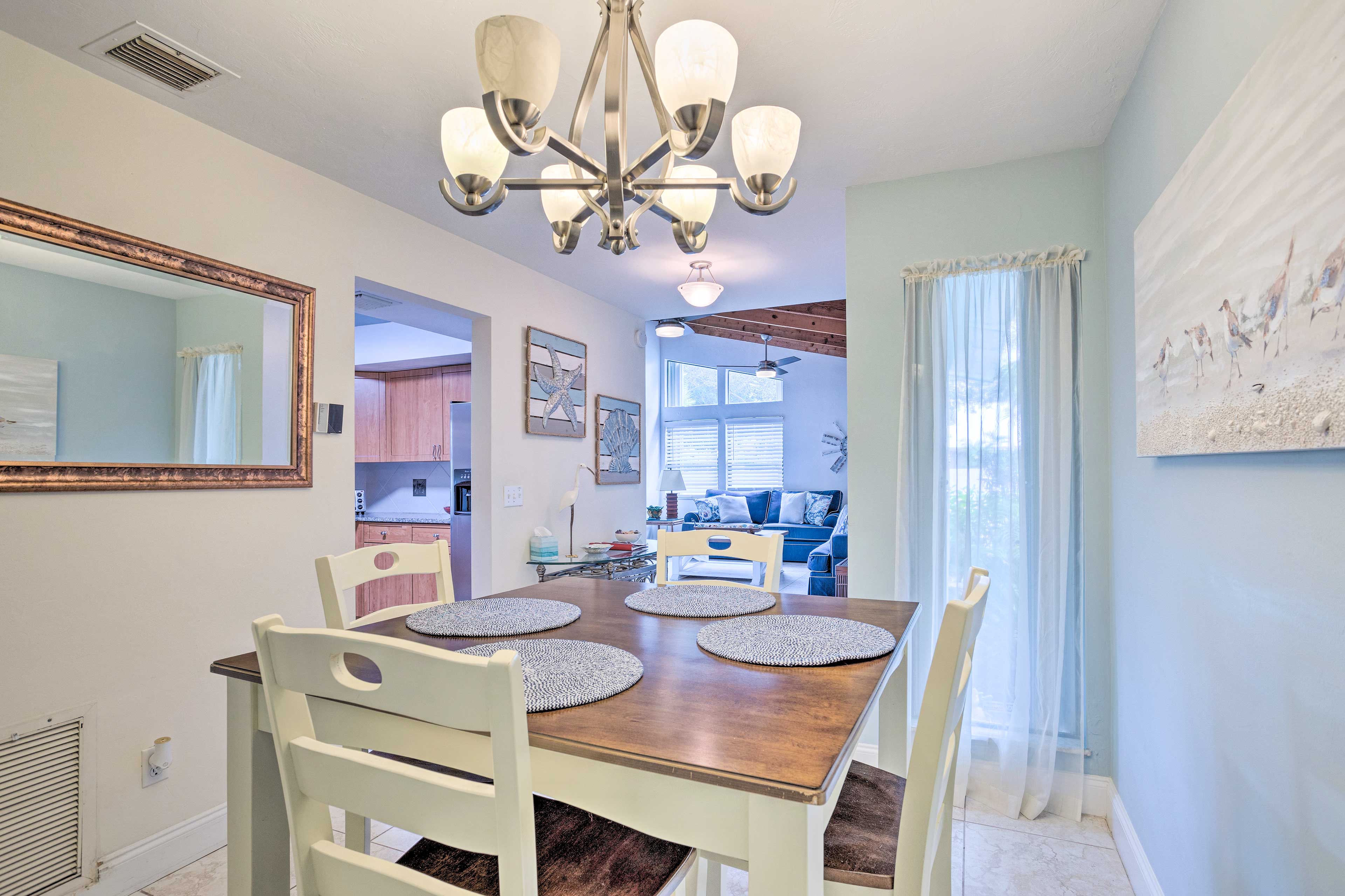 Dining Room | Dishware & Flatware Provided