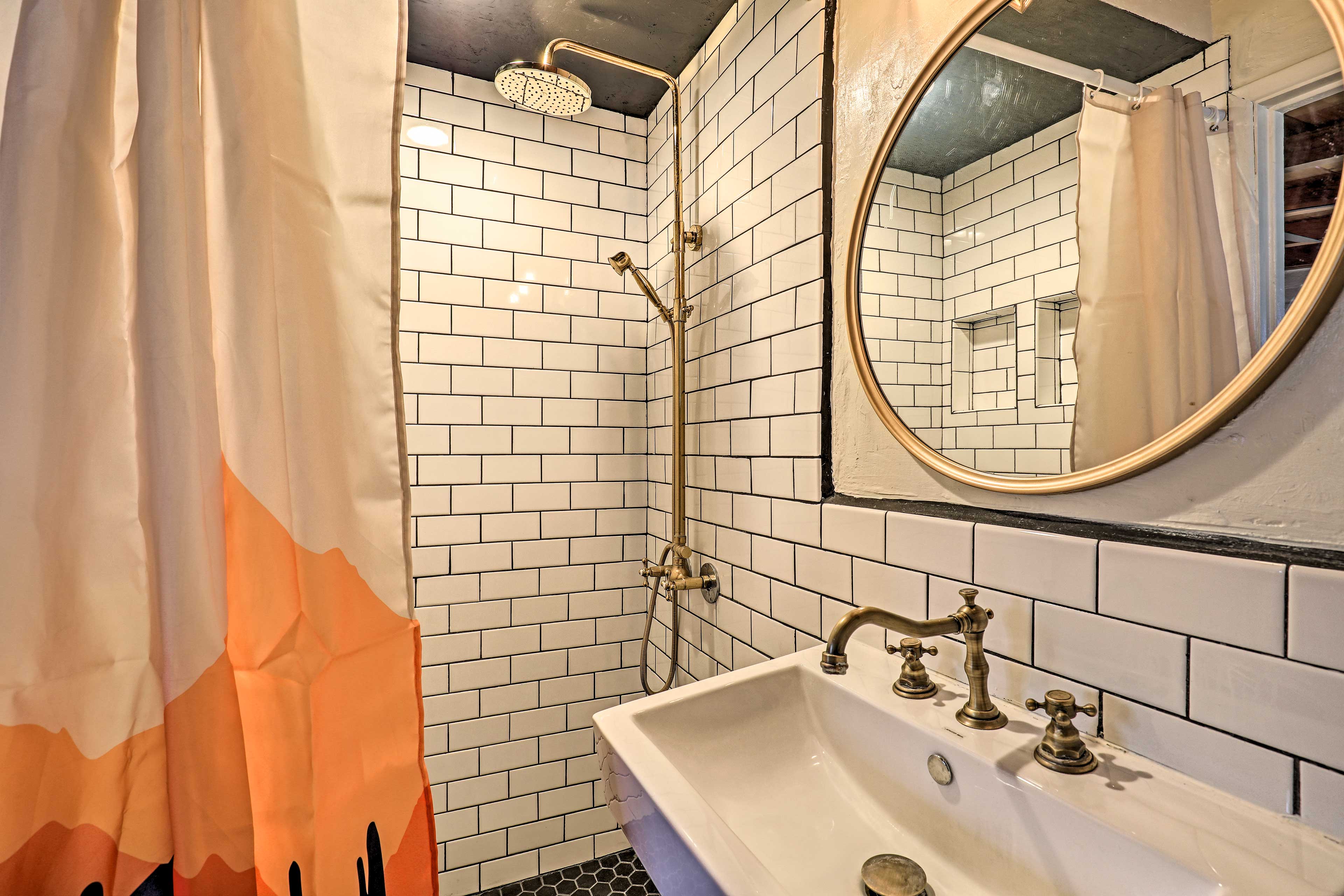 En-Suite Bathroom | Towels Provided