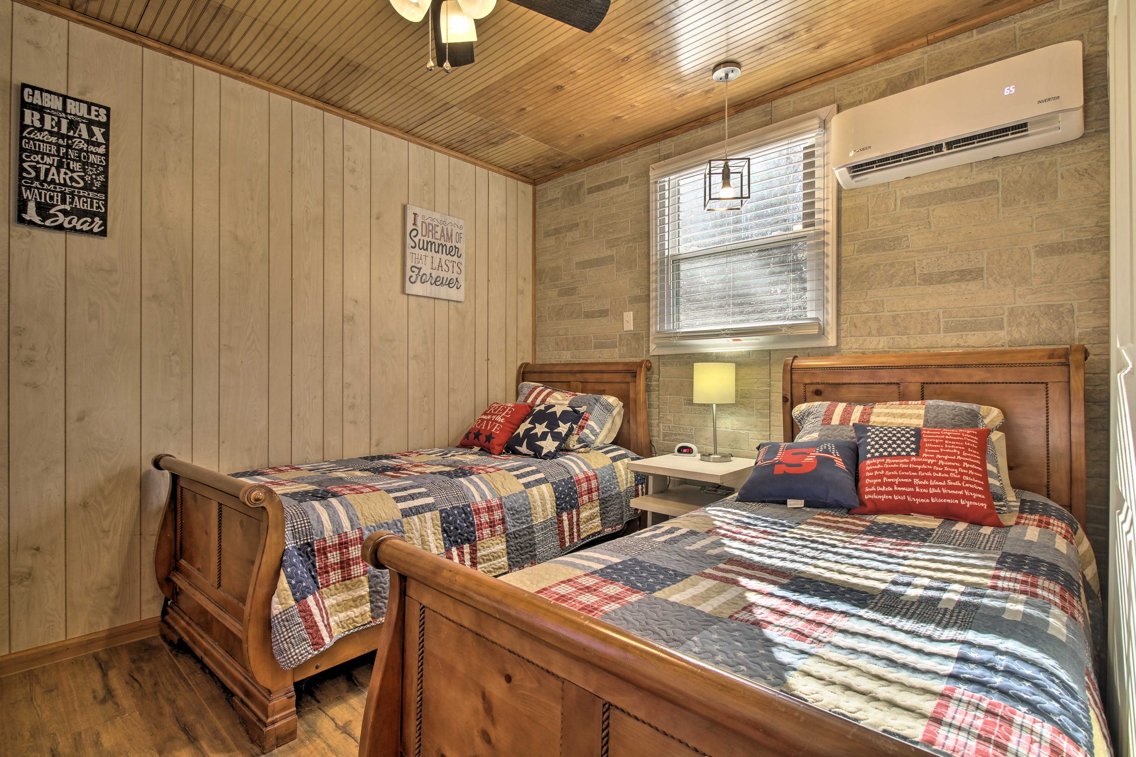 Cabin 2 | Bedroom 3 | Main Level | 2 Twin Beds