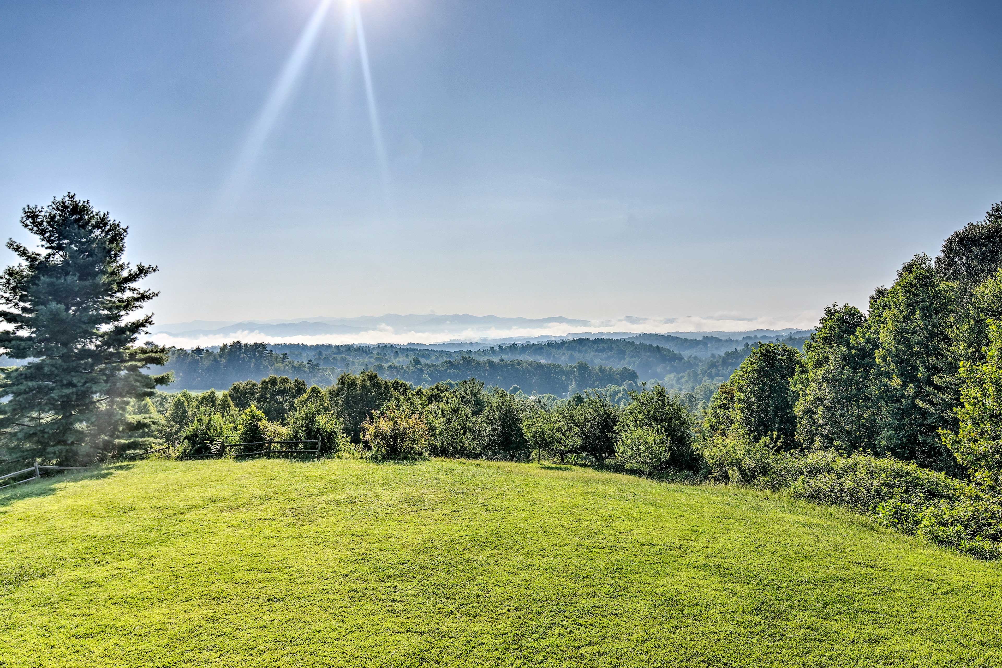 Blue Ridge Mountain Views | 16 Mi to Asheville