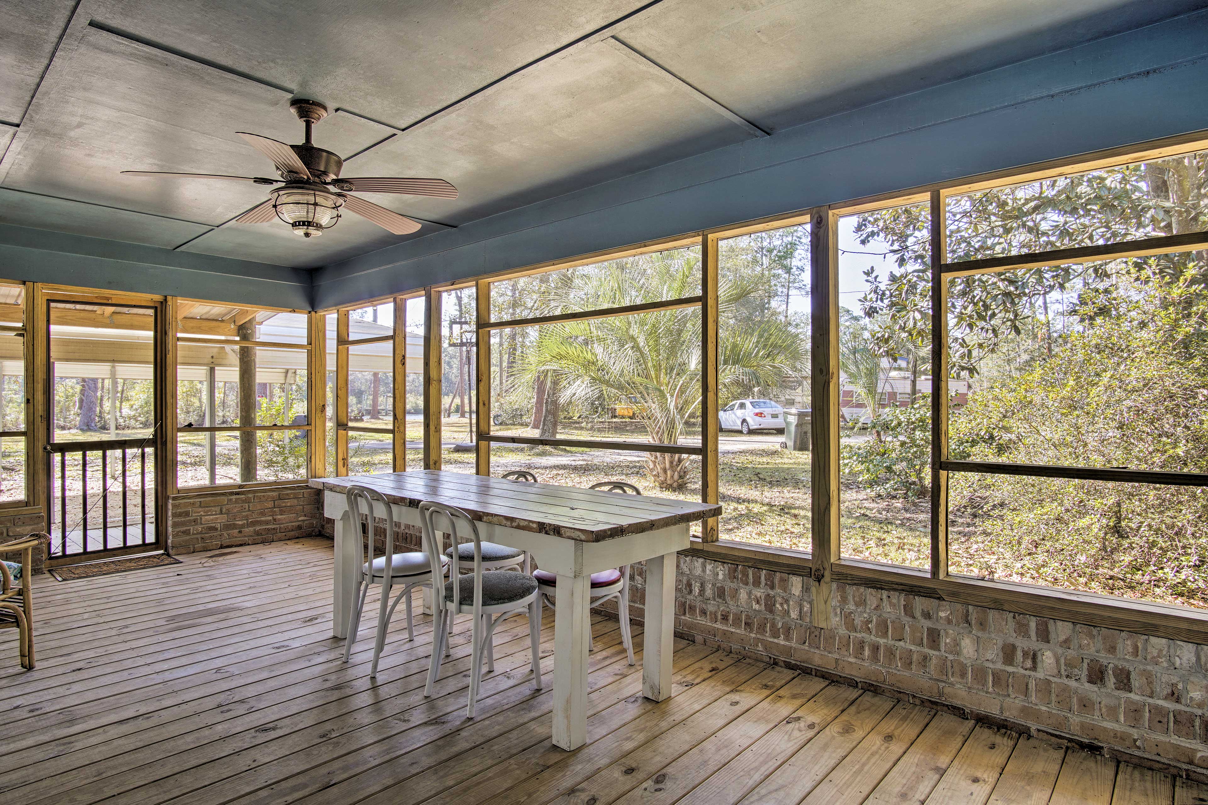 Screened-In Porch