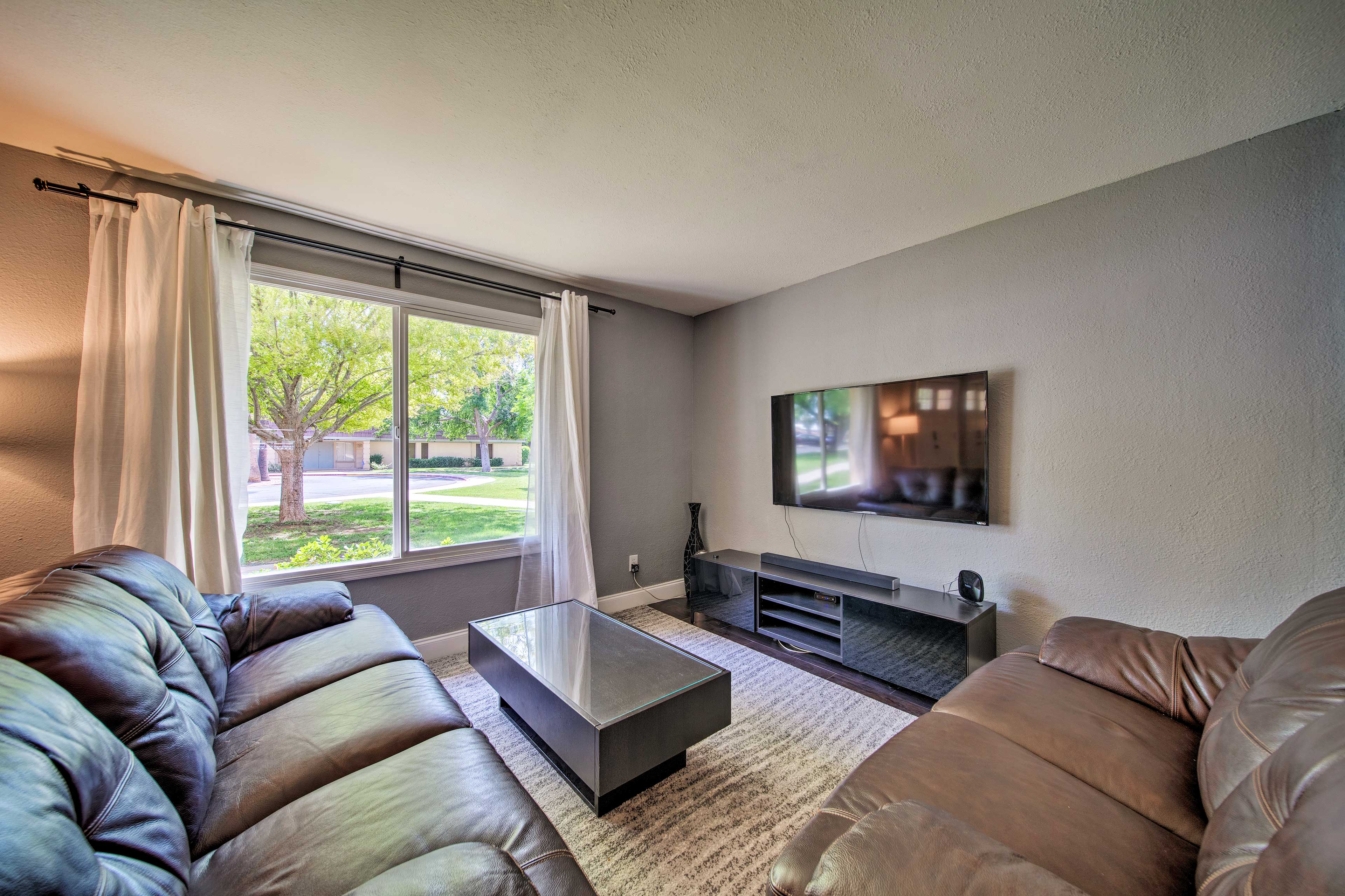 Plan your next Tempe getaway to this 3-bedroom, 3 bathroom vacation rental.