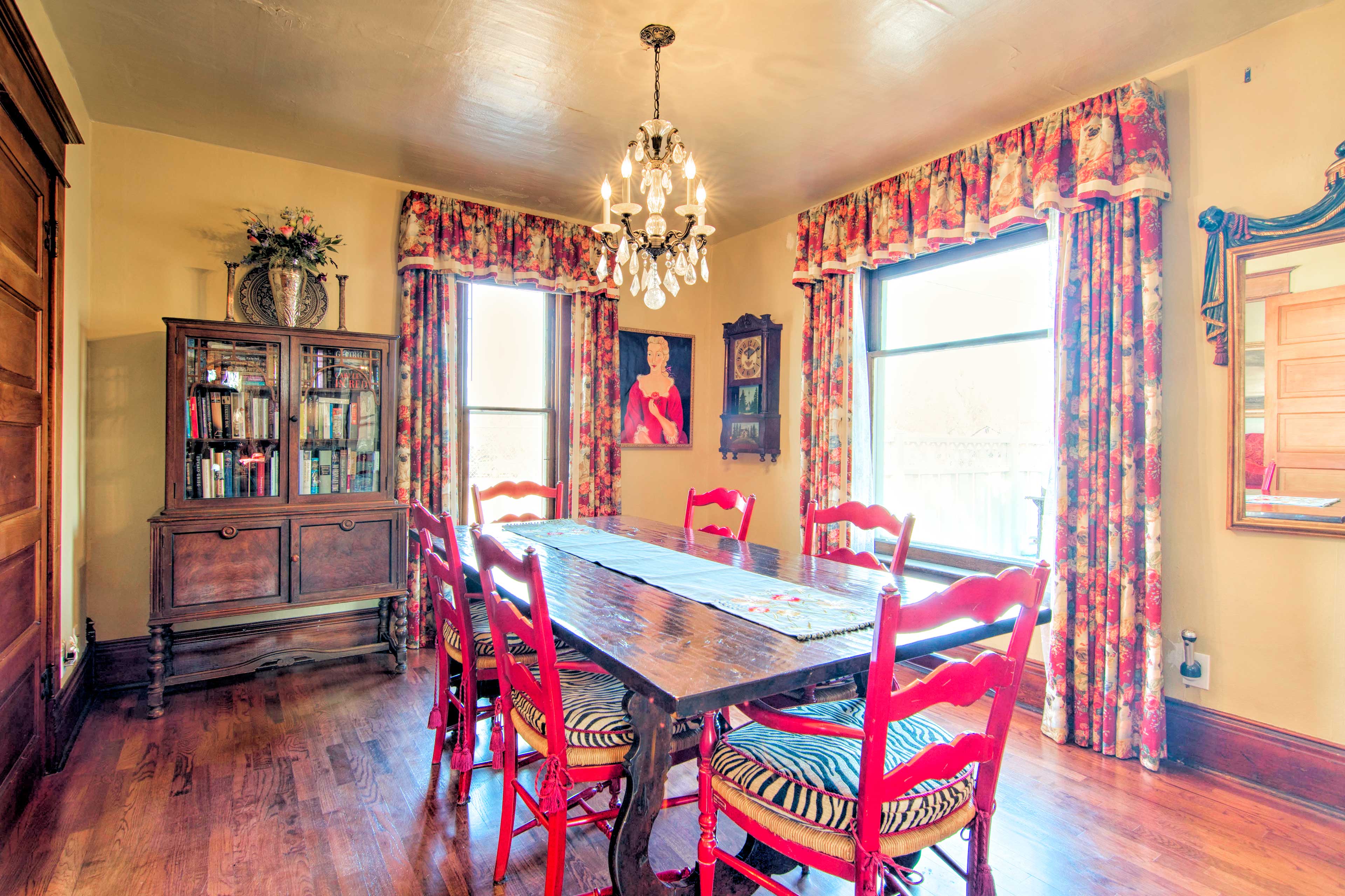 Three to 4 guests will fall in love with this home's unique, eclectic decor.