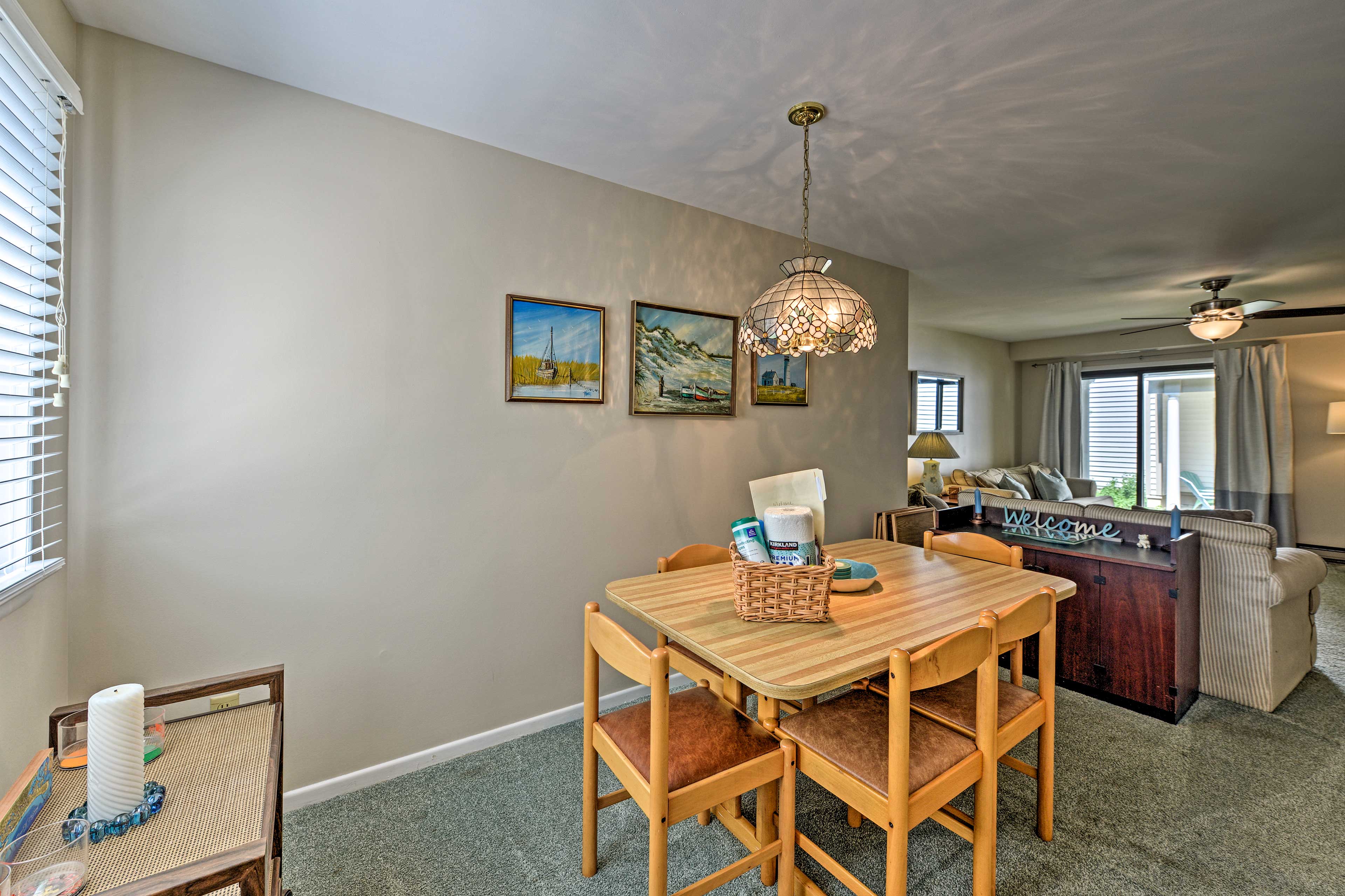 Dining Room | Dishware/Flatware | Central A/C