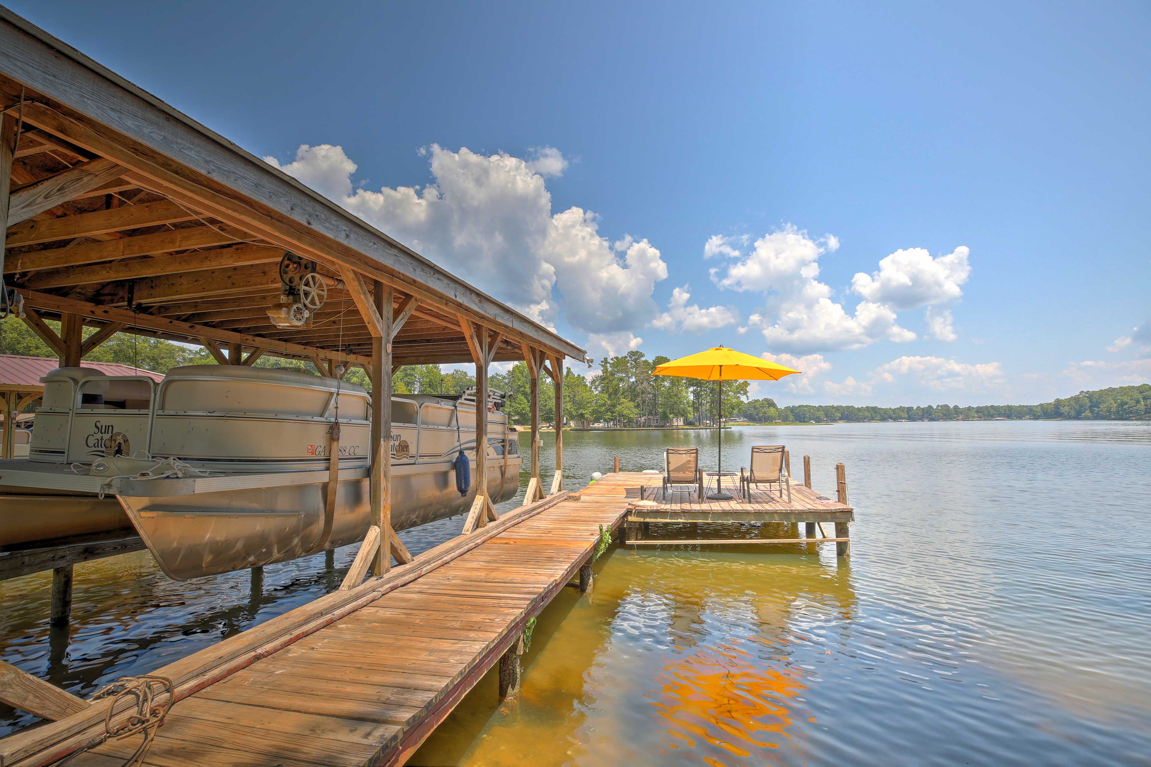 Bring the boat along to dock right on-site!