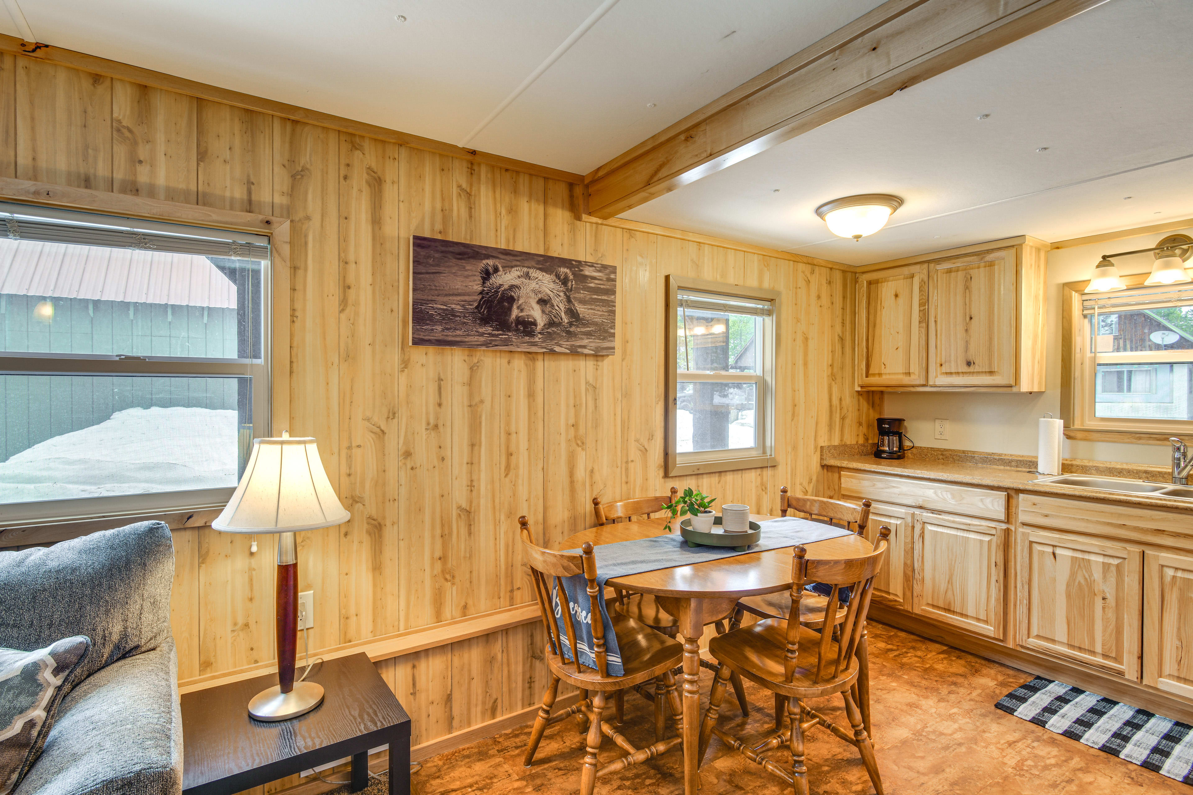 Dining Area | Dishware & Flatware Provided