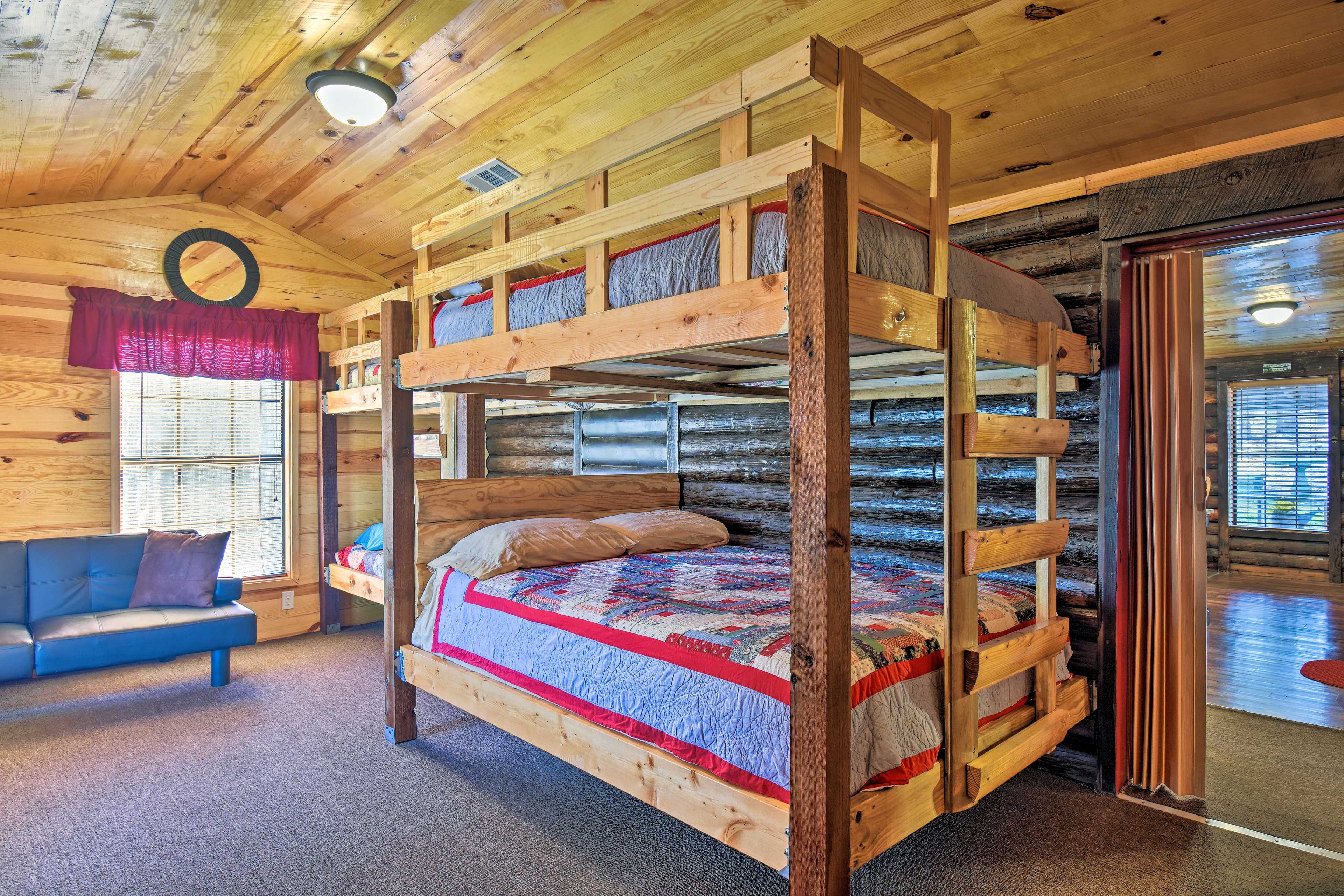 Bedroom 2 | Queen Bunk Bed | Twin Bunk Bed | Futon