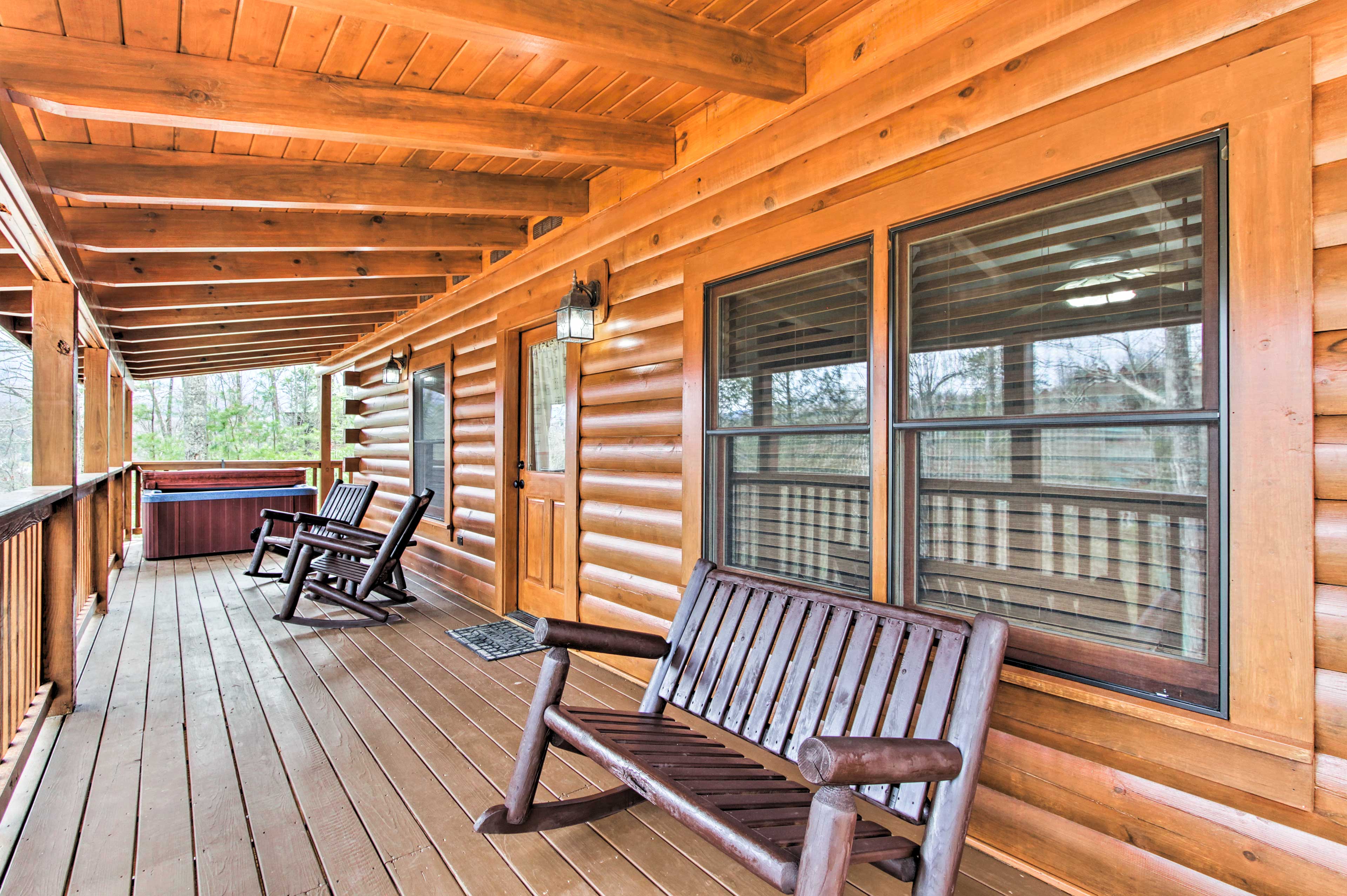 Deck | Private Hot Tub