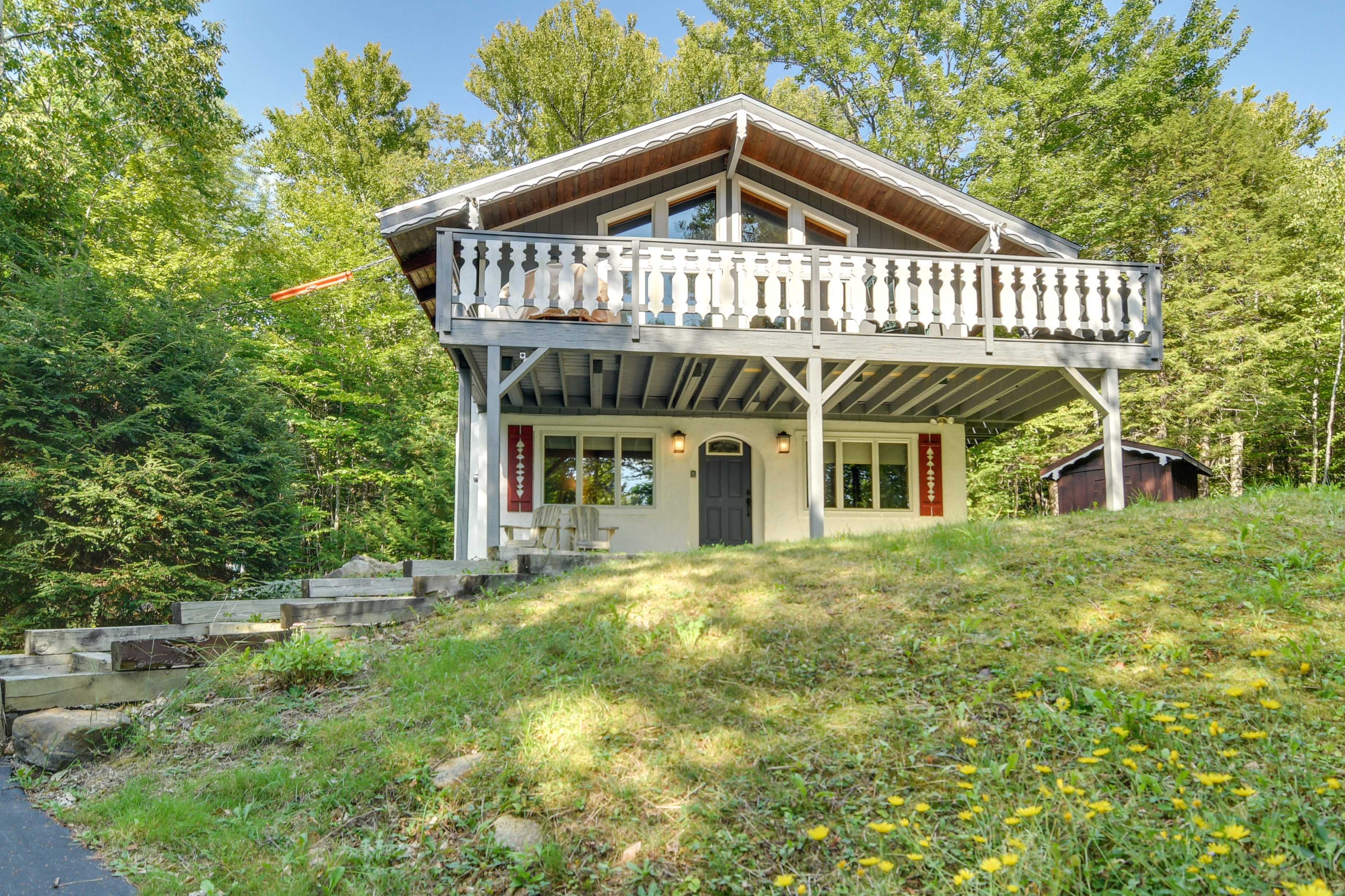 Home Exterior | Deck | Yard