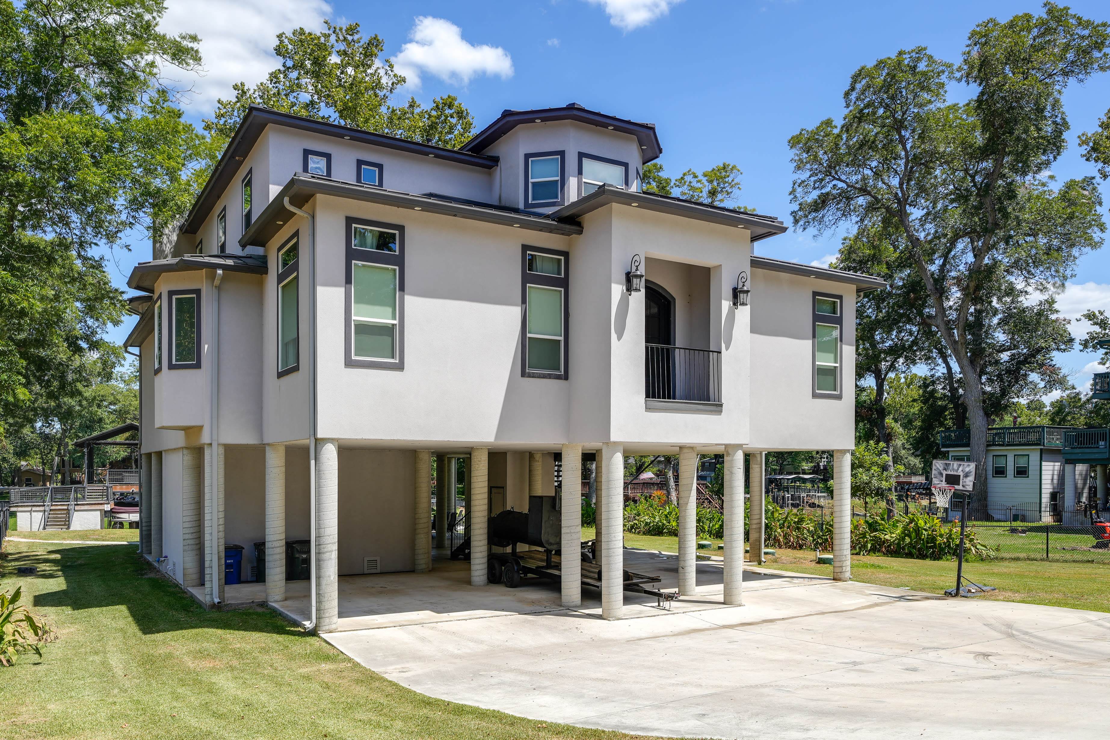 Parking | Carport (2 Vehicles) | Driveway (4 Vehicles)