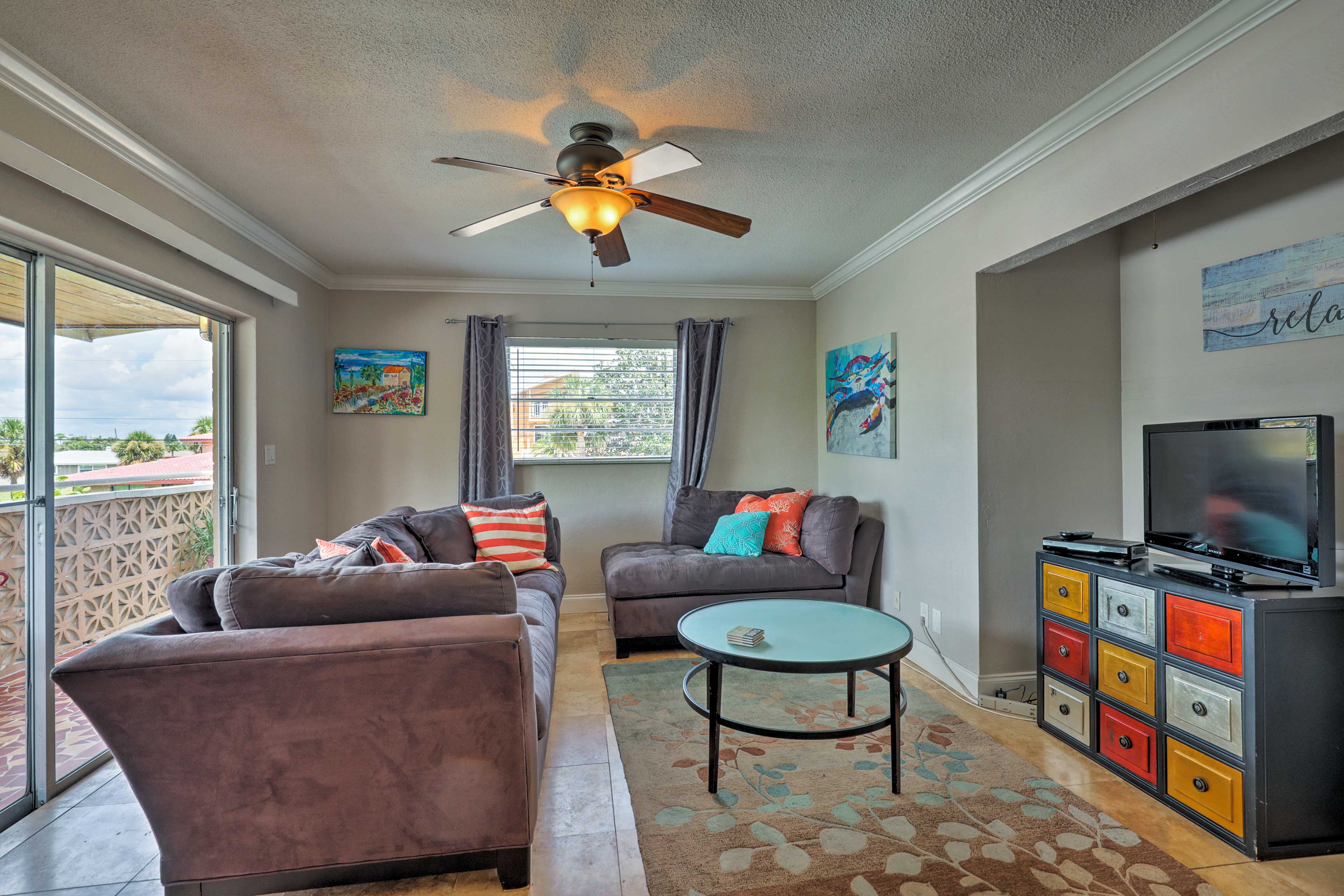 Head for the coast to stay at this 2-bedroom, 1-bath vacation rental condo!